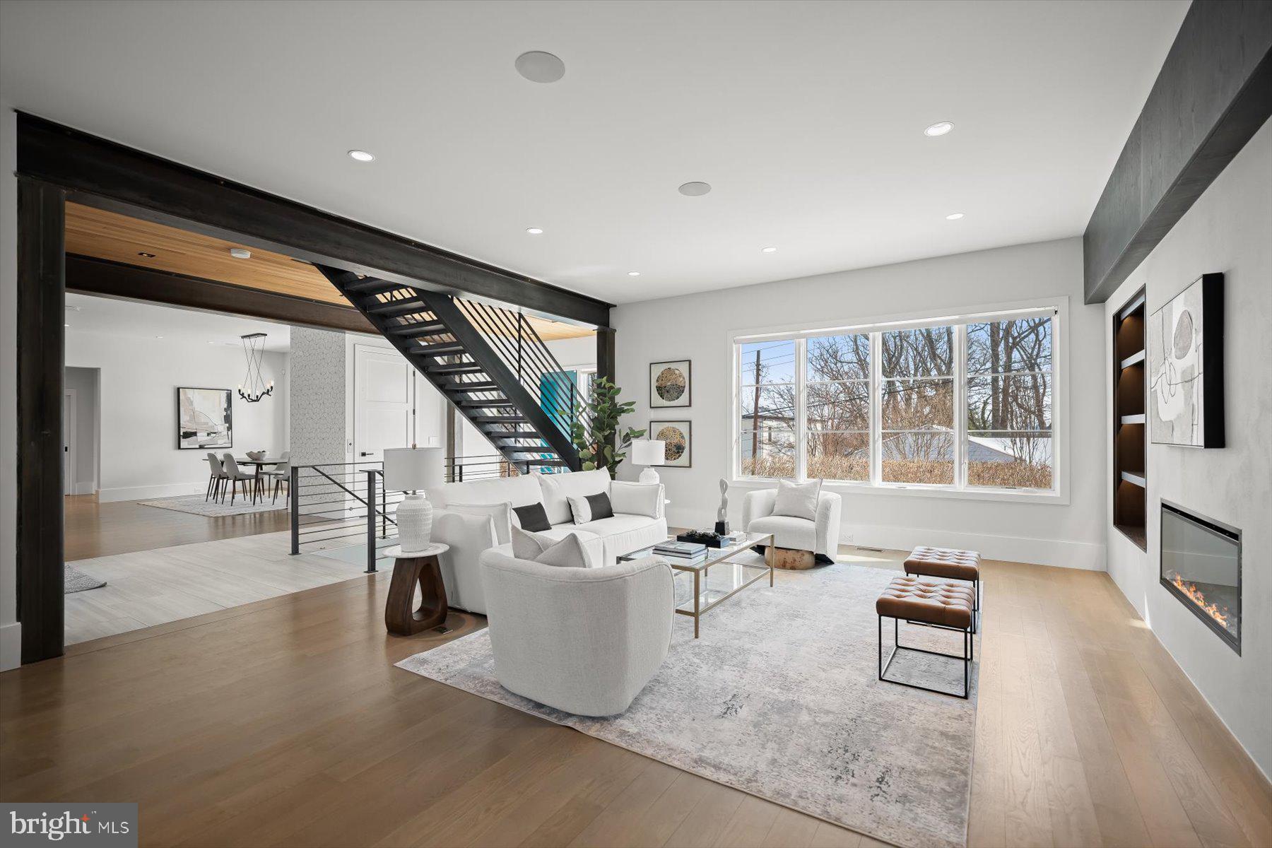 LORCOM GROVE - Residential