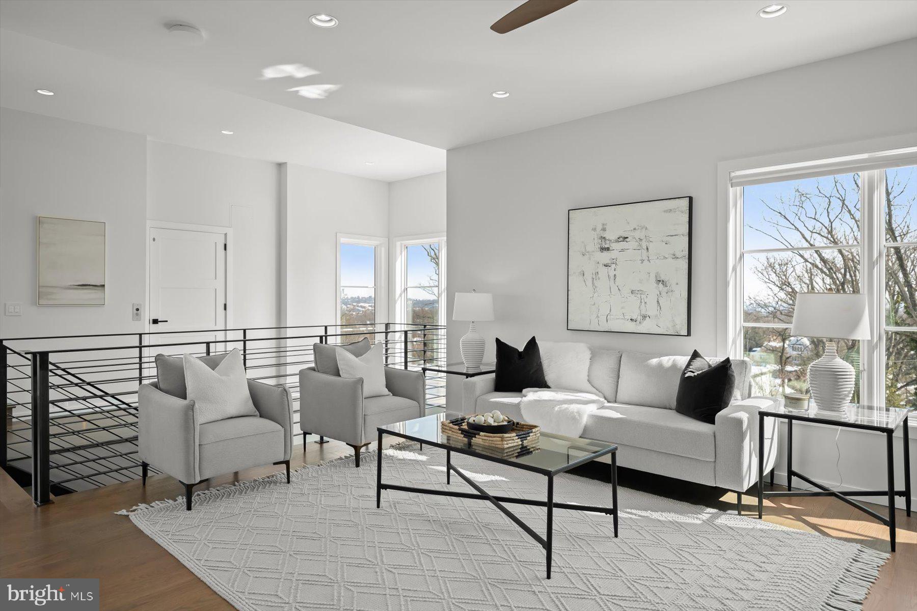 LORCOM GROVE - Residential