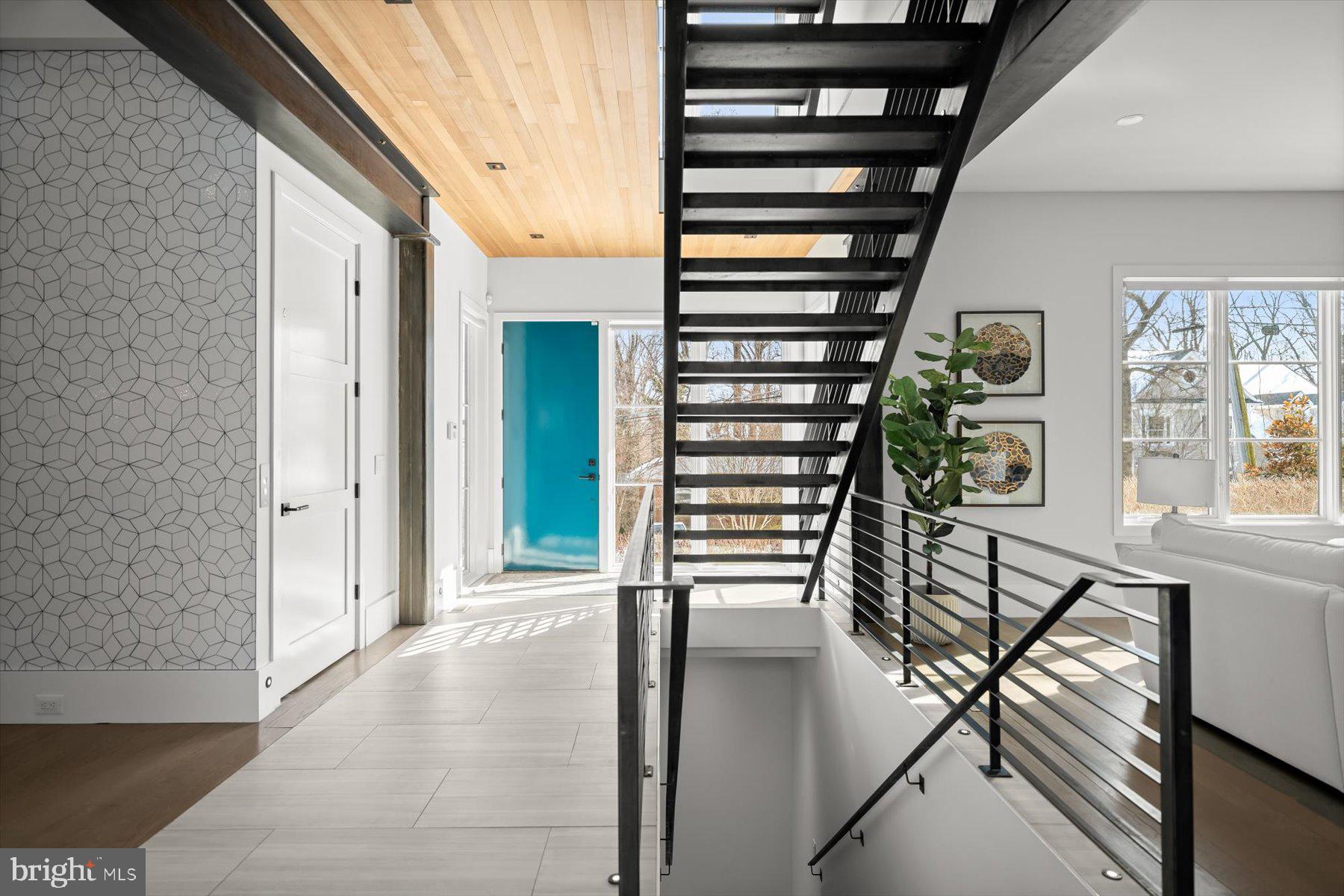 LORCOM GROVE - Residential