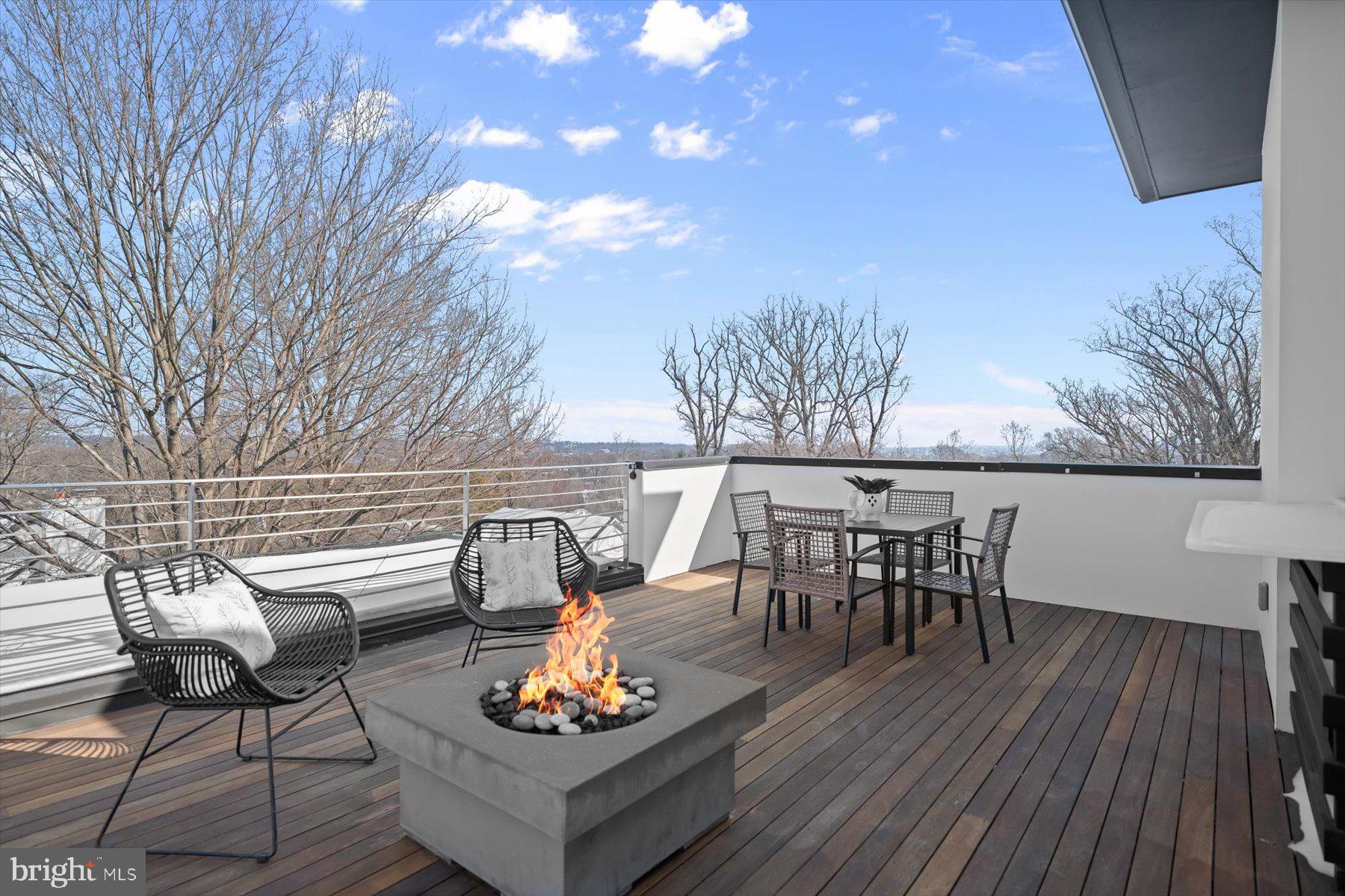 LORCOM GROVE - Residential