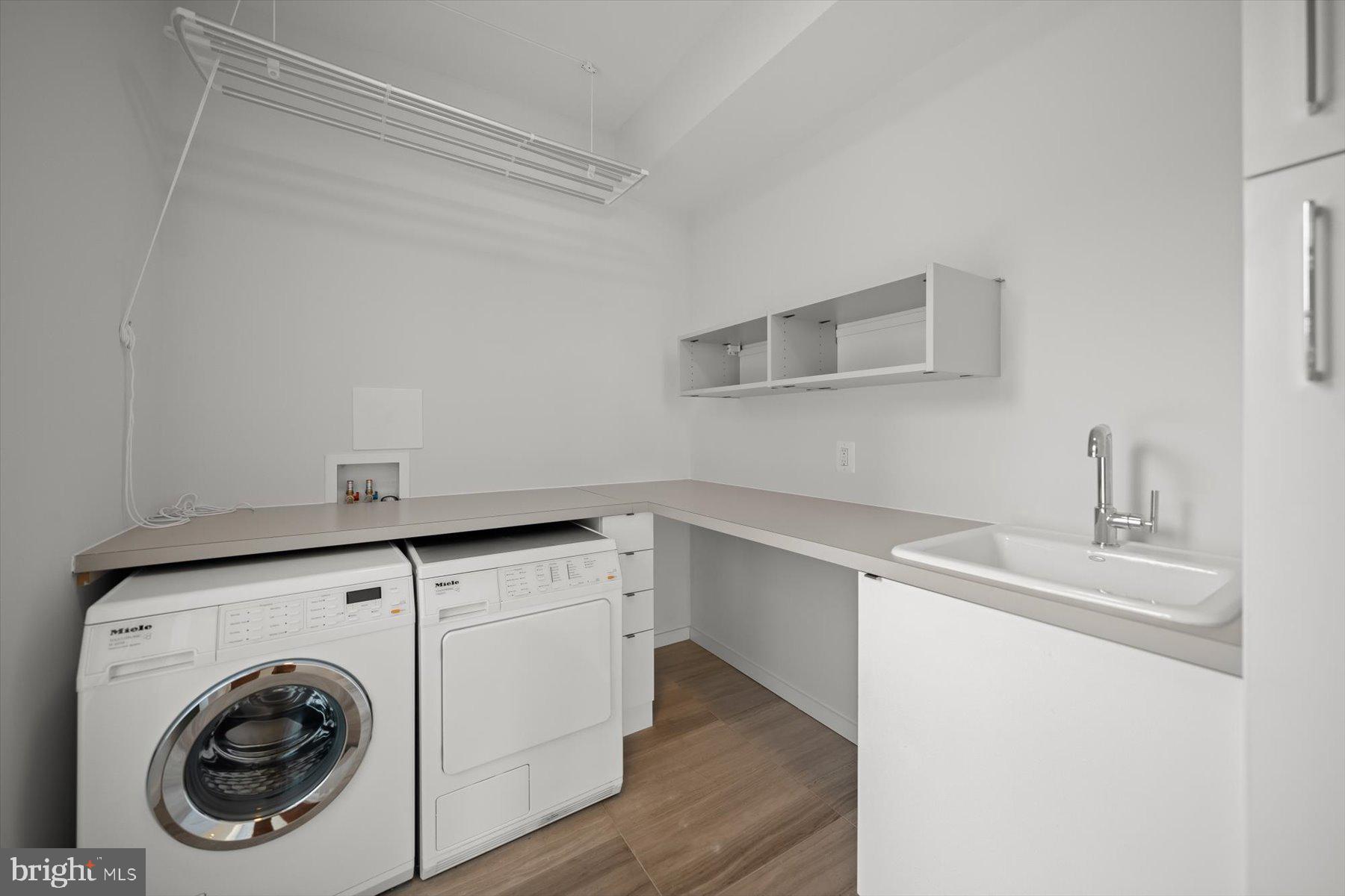 LORCOM GROVE - Residential