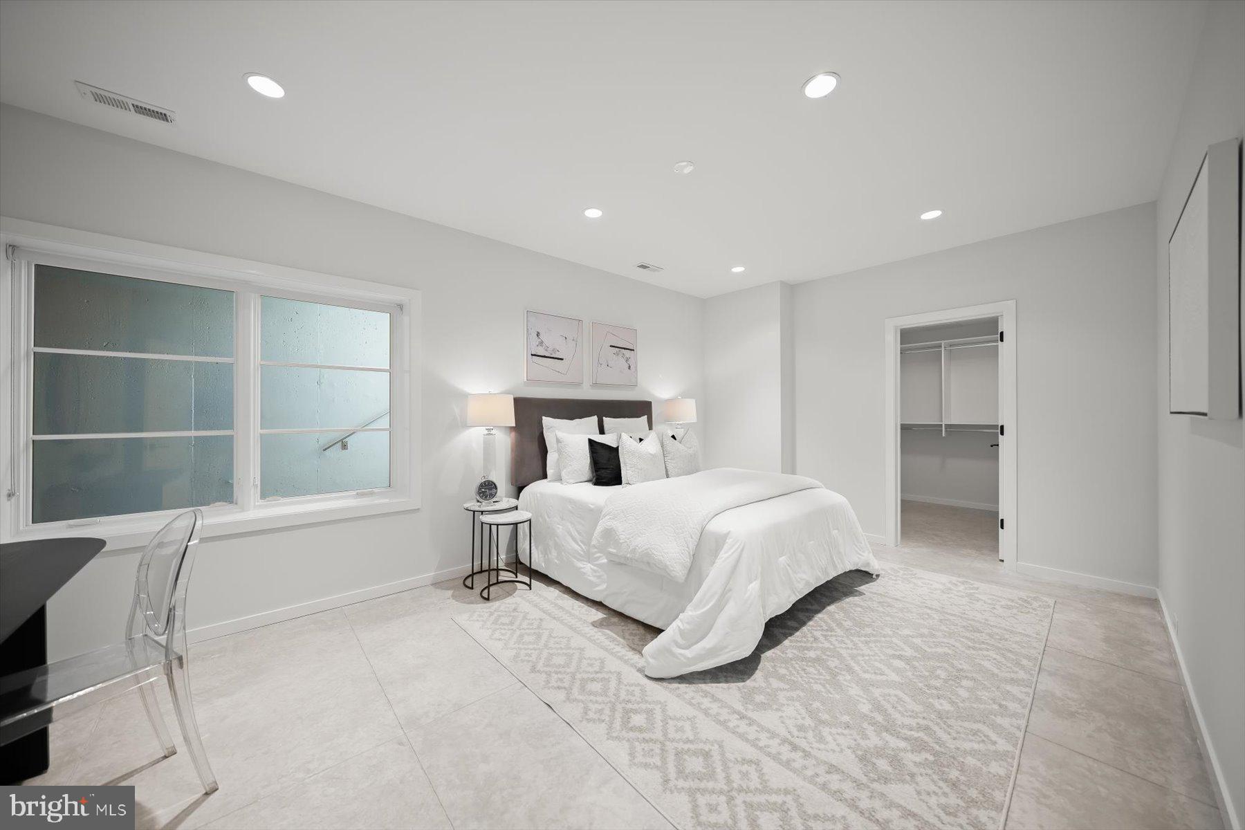 LORCOM GROVE - Residential