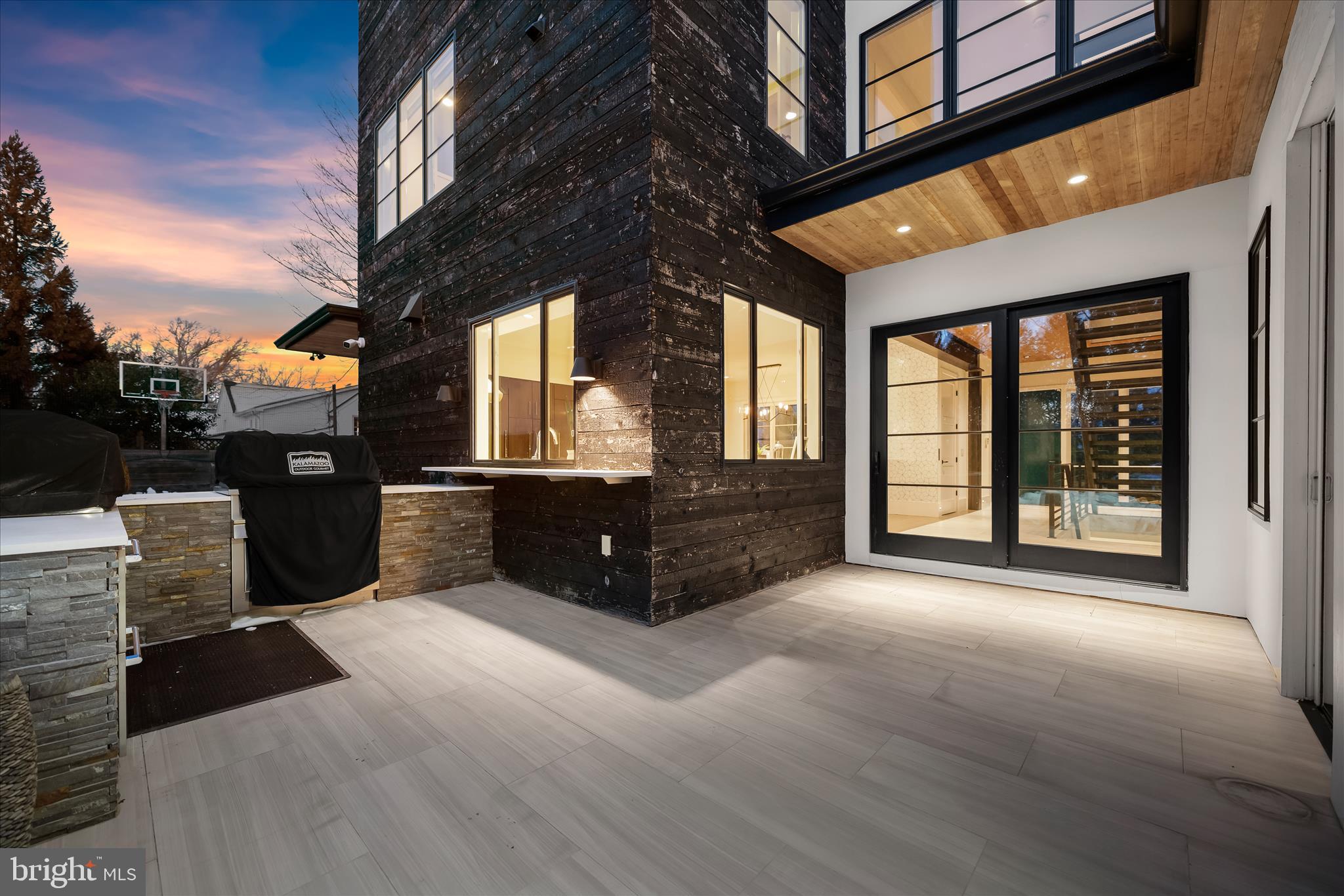 LORCOM GROVE - Residential