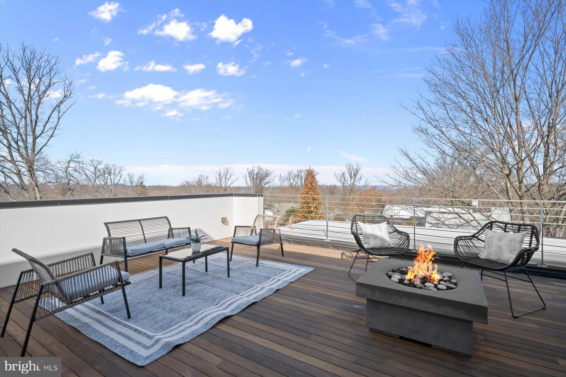 LORCOM GROVE - Residential