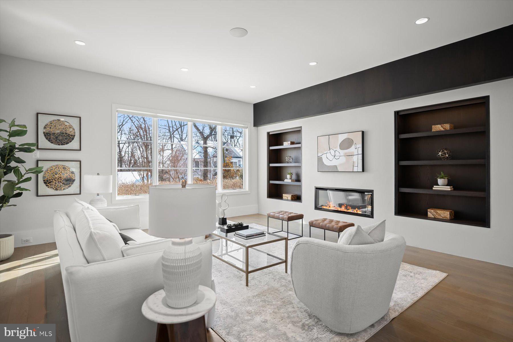 LORCOM GROVE - Residential