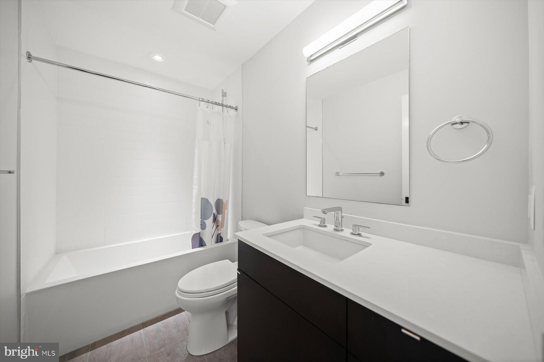 LORCOM GROVE - Residential