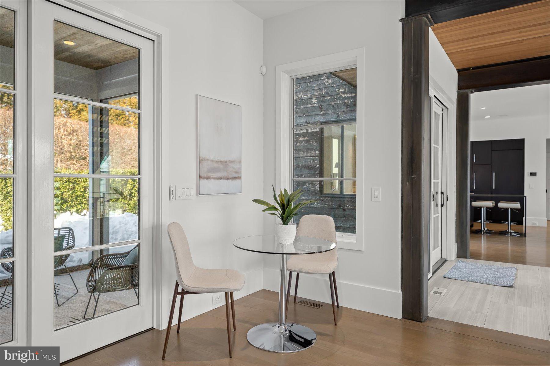 LORCOM GROVE - Residential