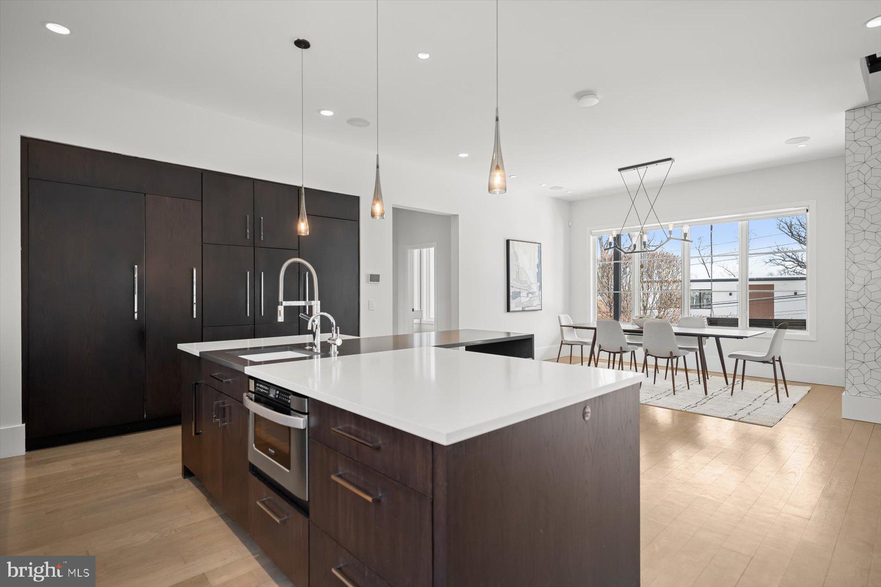 LORCOM GROVE - Residential