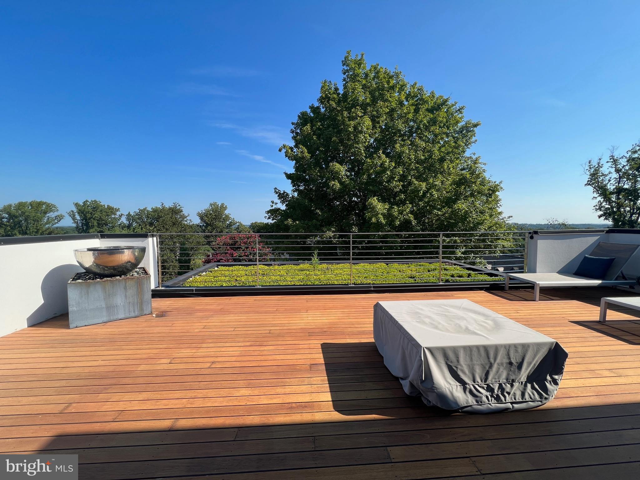 LORCOM GROVE - Residential