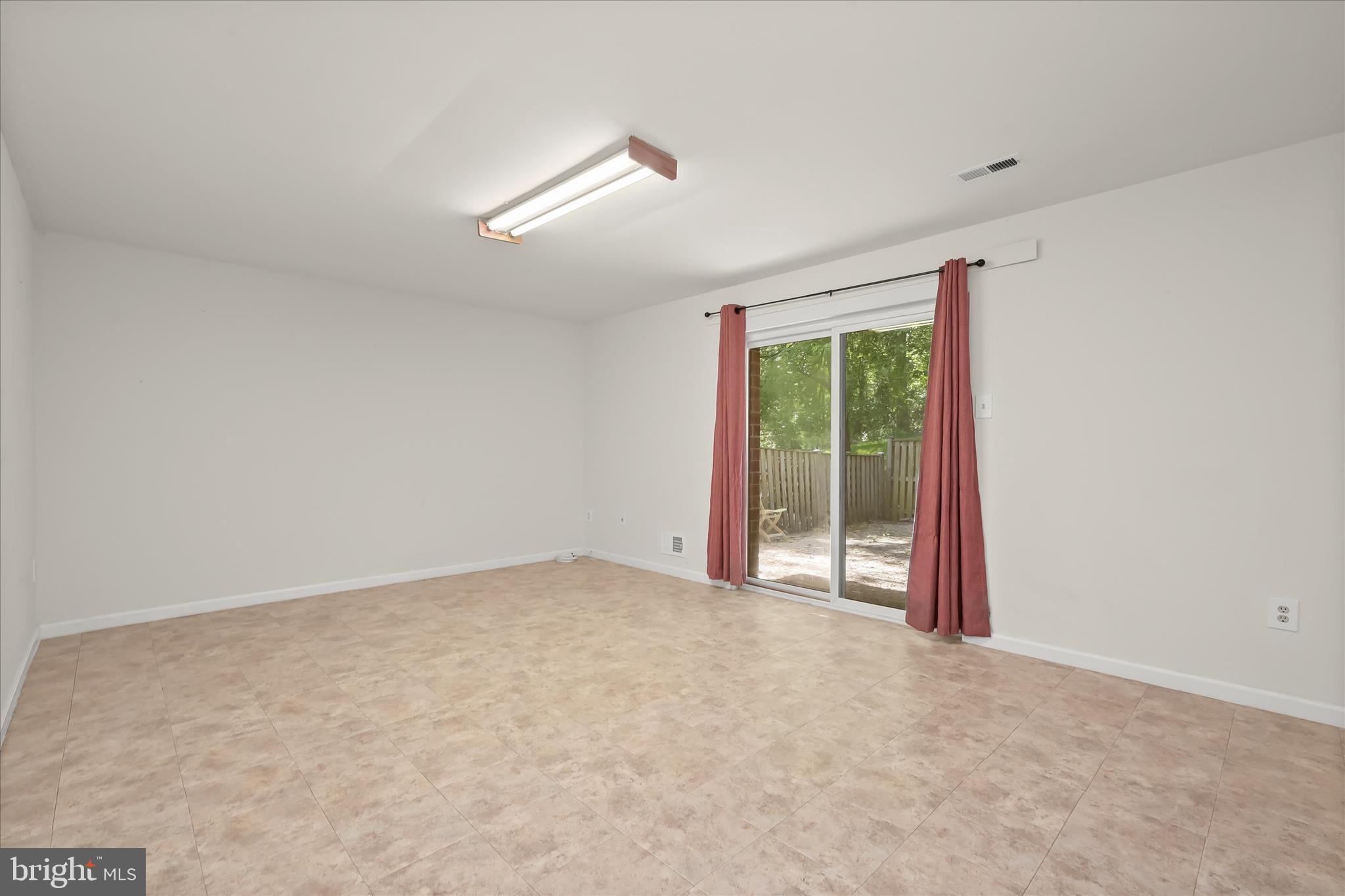 KINGS CONTRIVANCE - Residential
