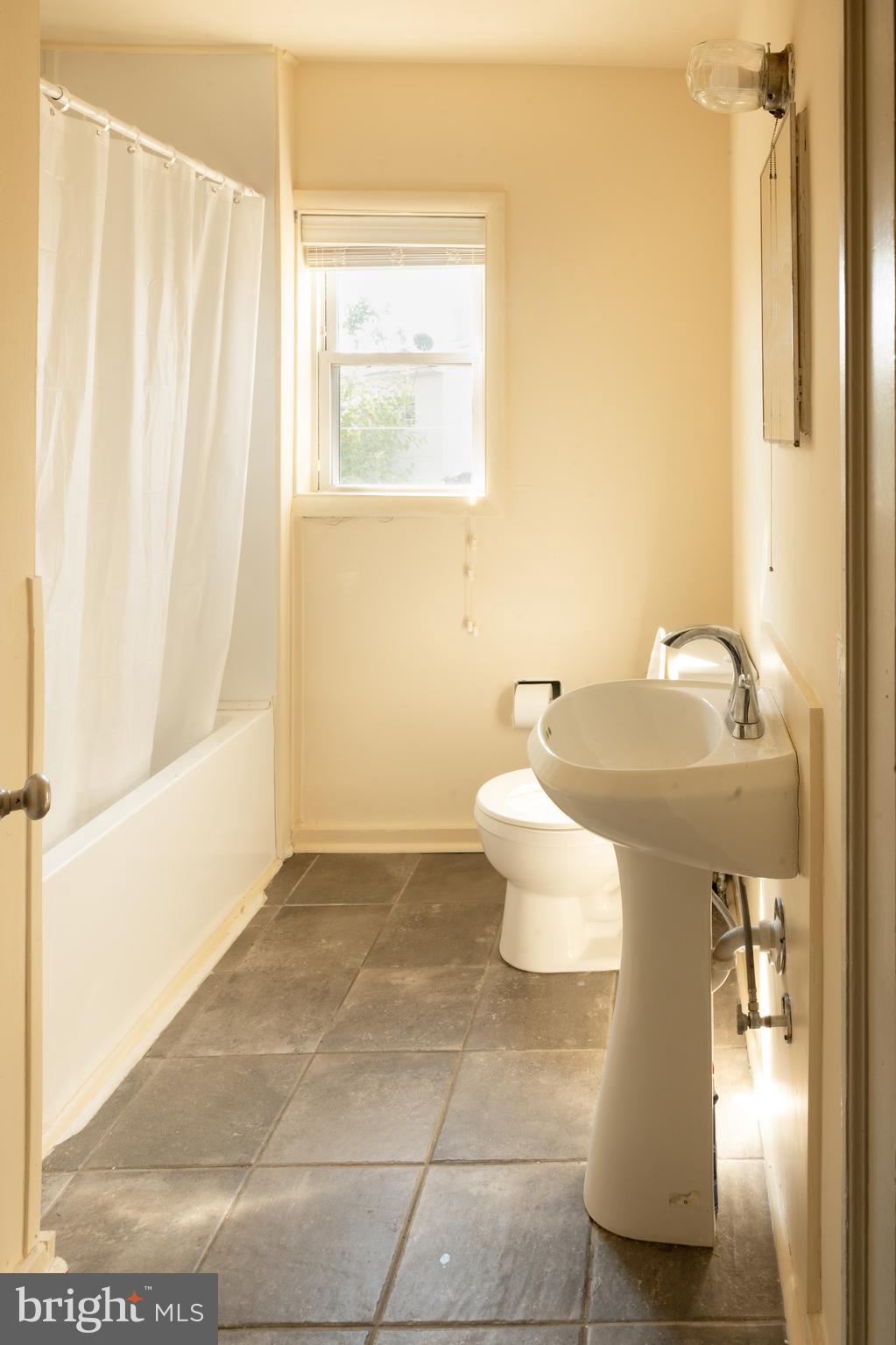 KIMBERLY G HENRY - Residential