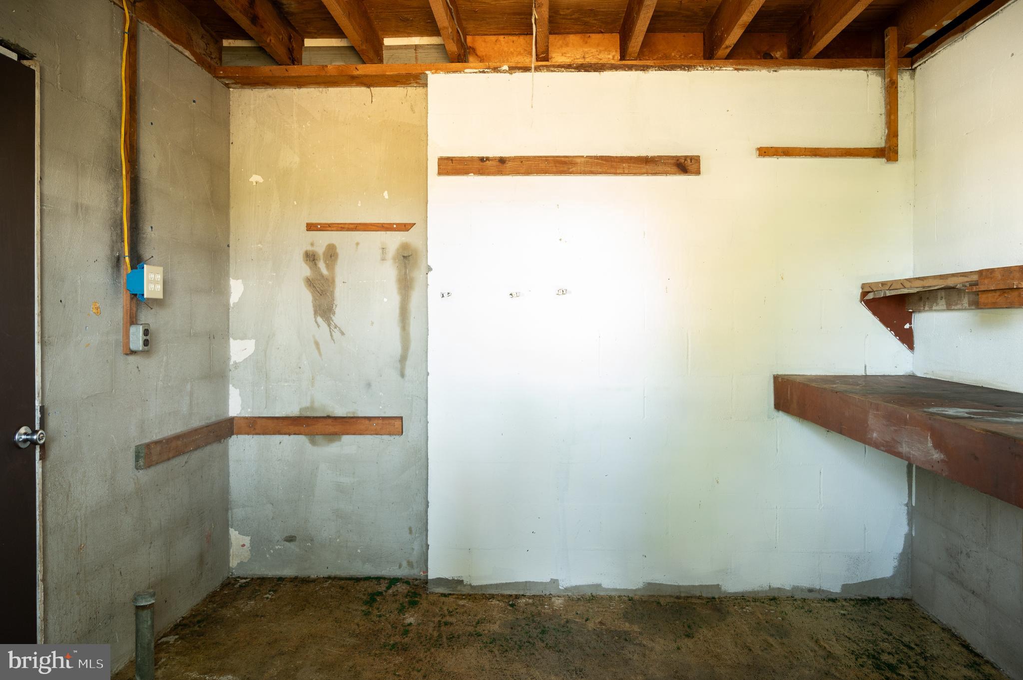 KIMBERLY G HENRY - Residential