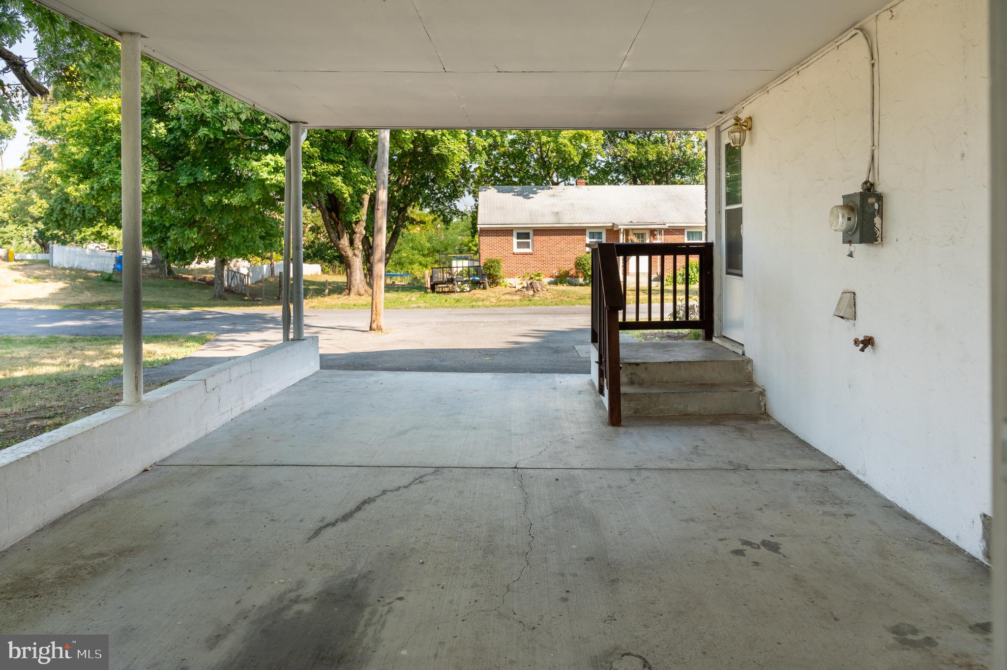 KIMBERLY G HENRY - Residential