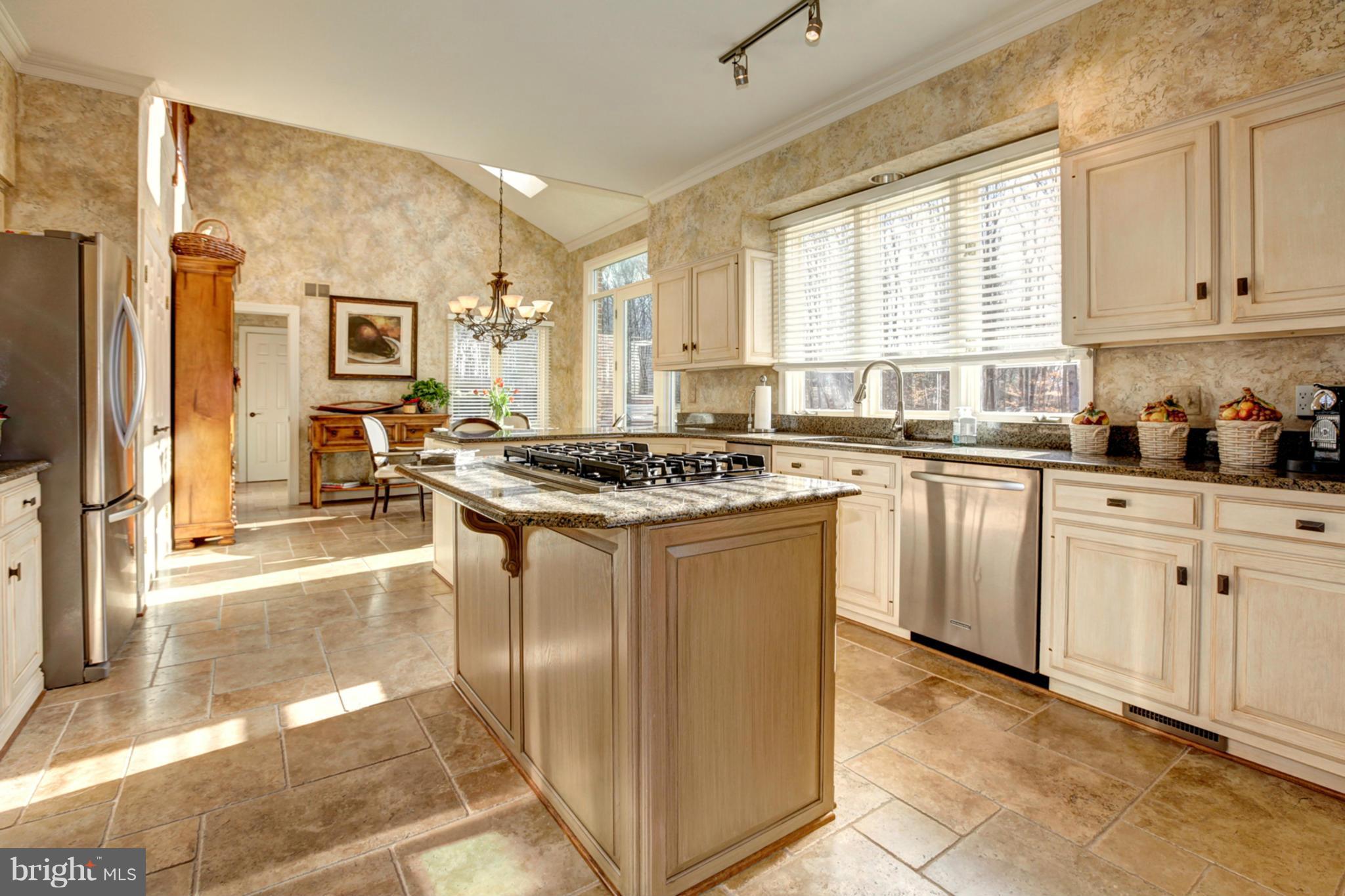 LAKE POTOMAC - Residential