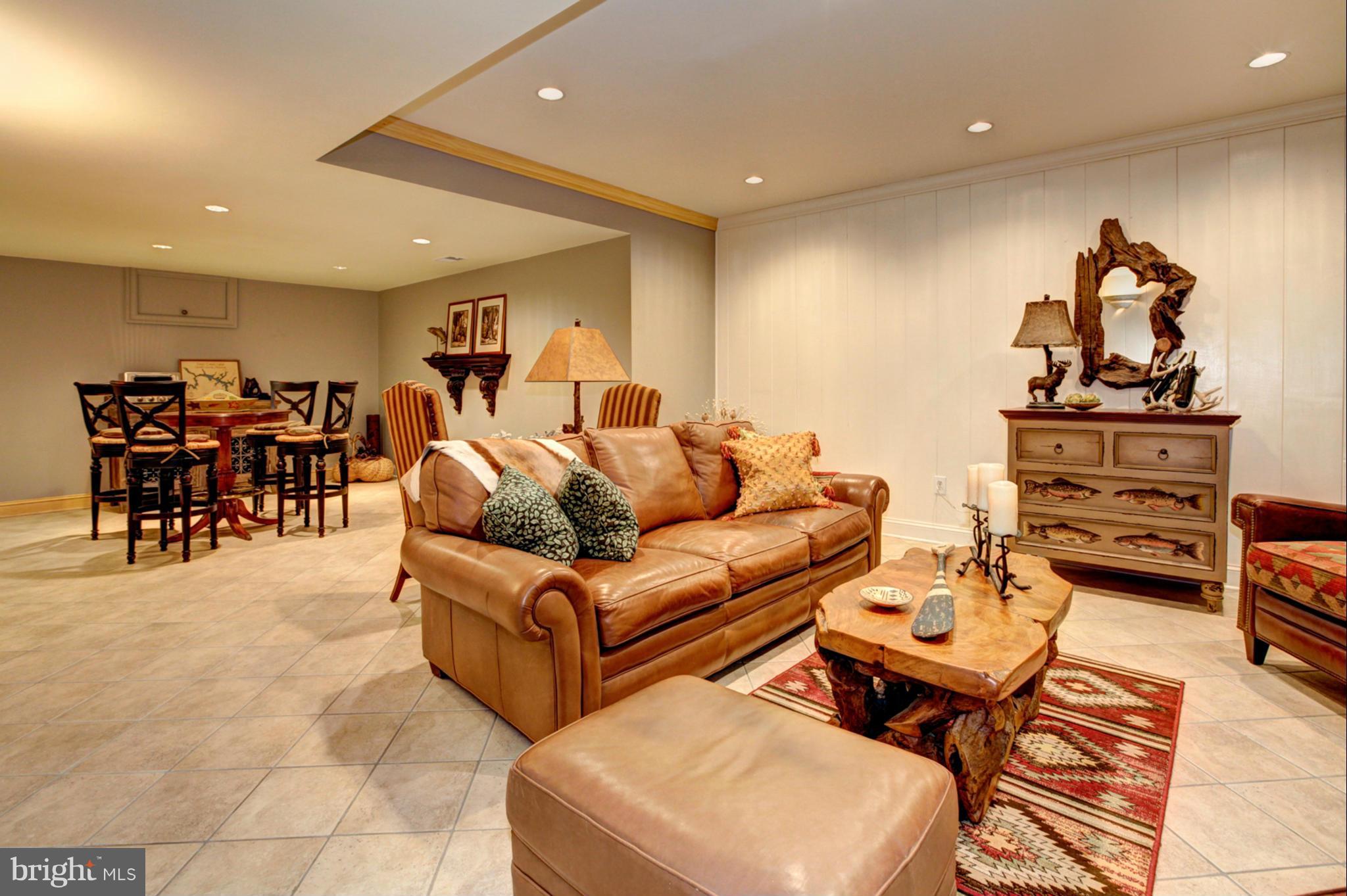 LAKE POTOMAC - Residential