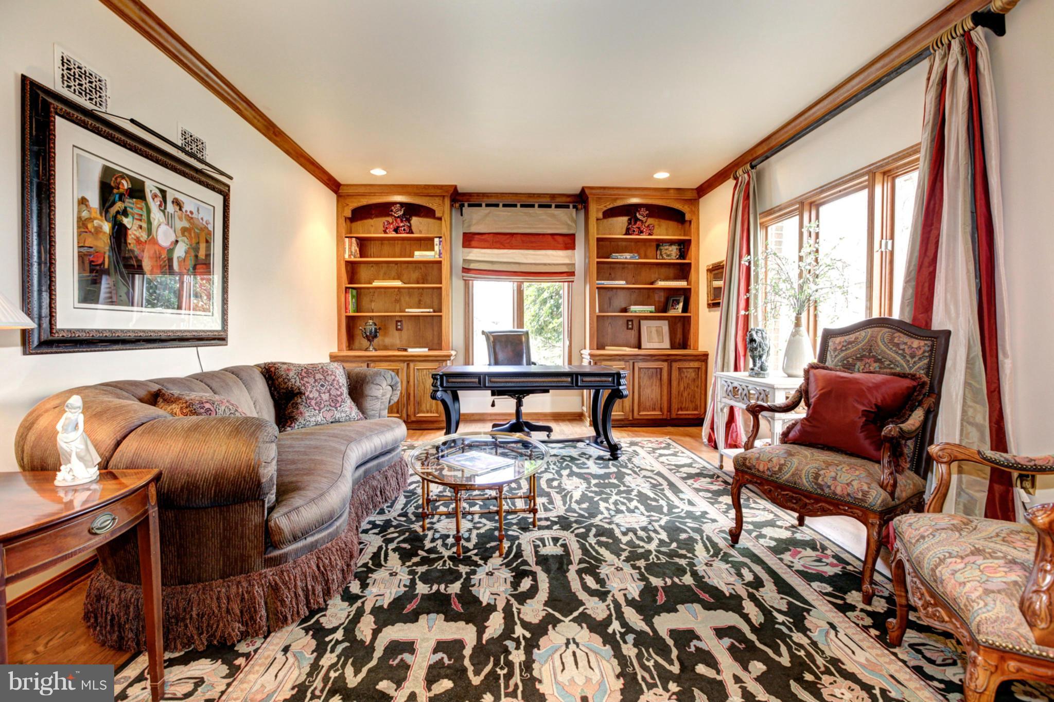 LAKE POTOMAC - Residential