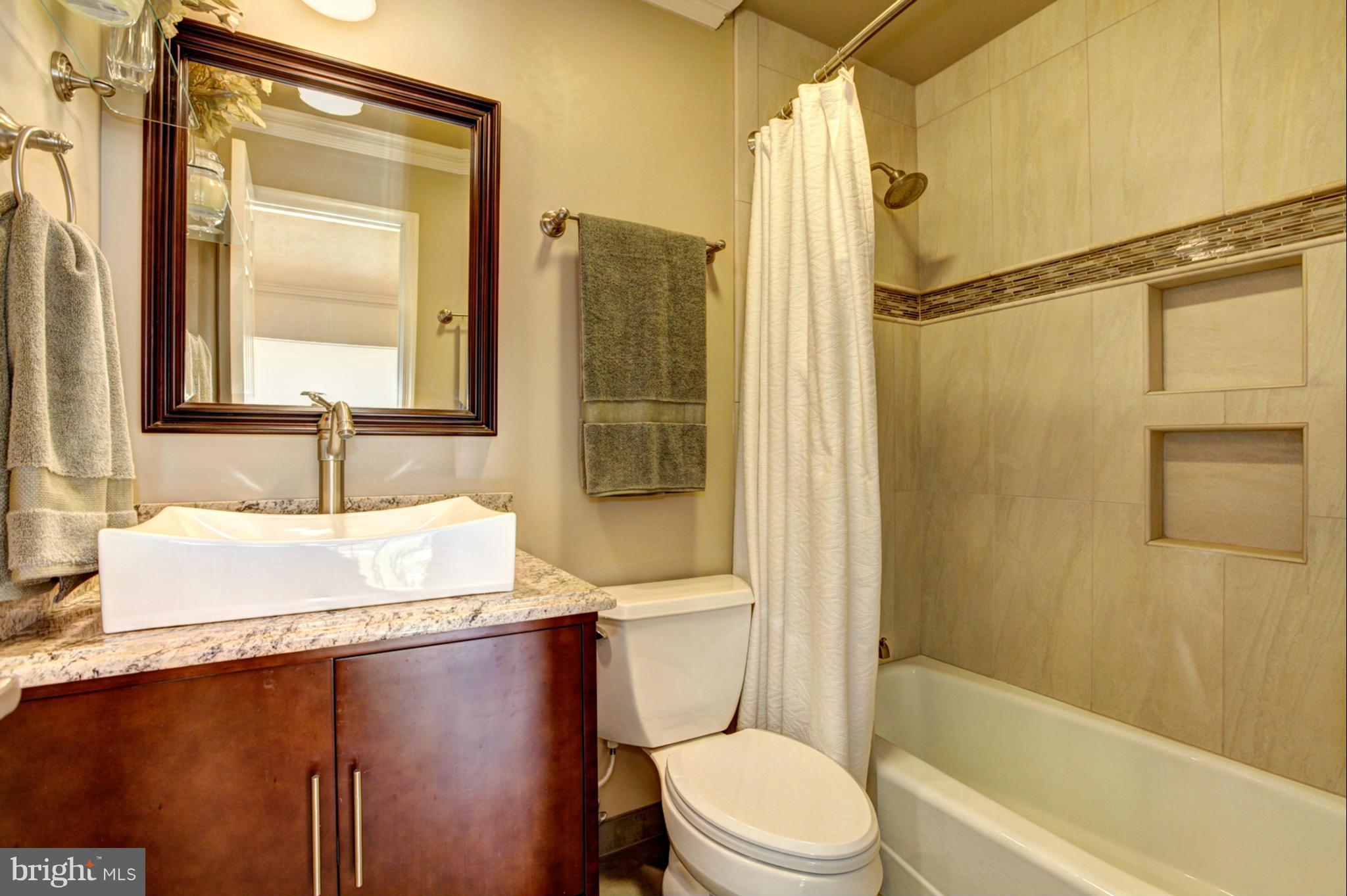 LAKE POTOMAC - Residential