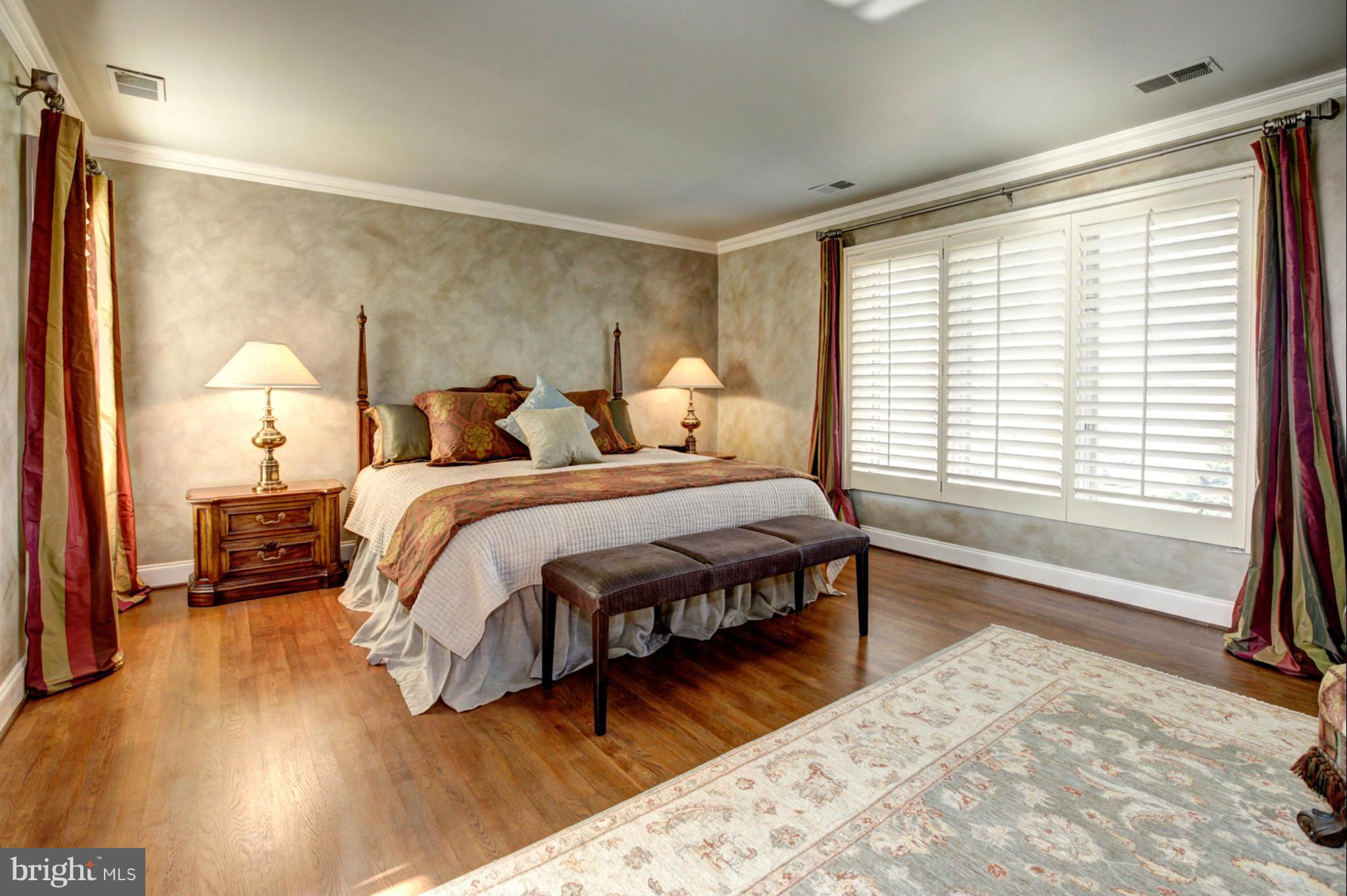 LAKE POTOMAC - Residential