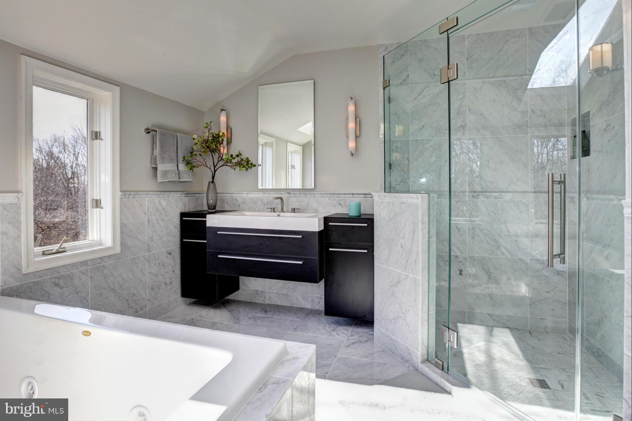 LAKE POTOMAC - Residential