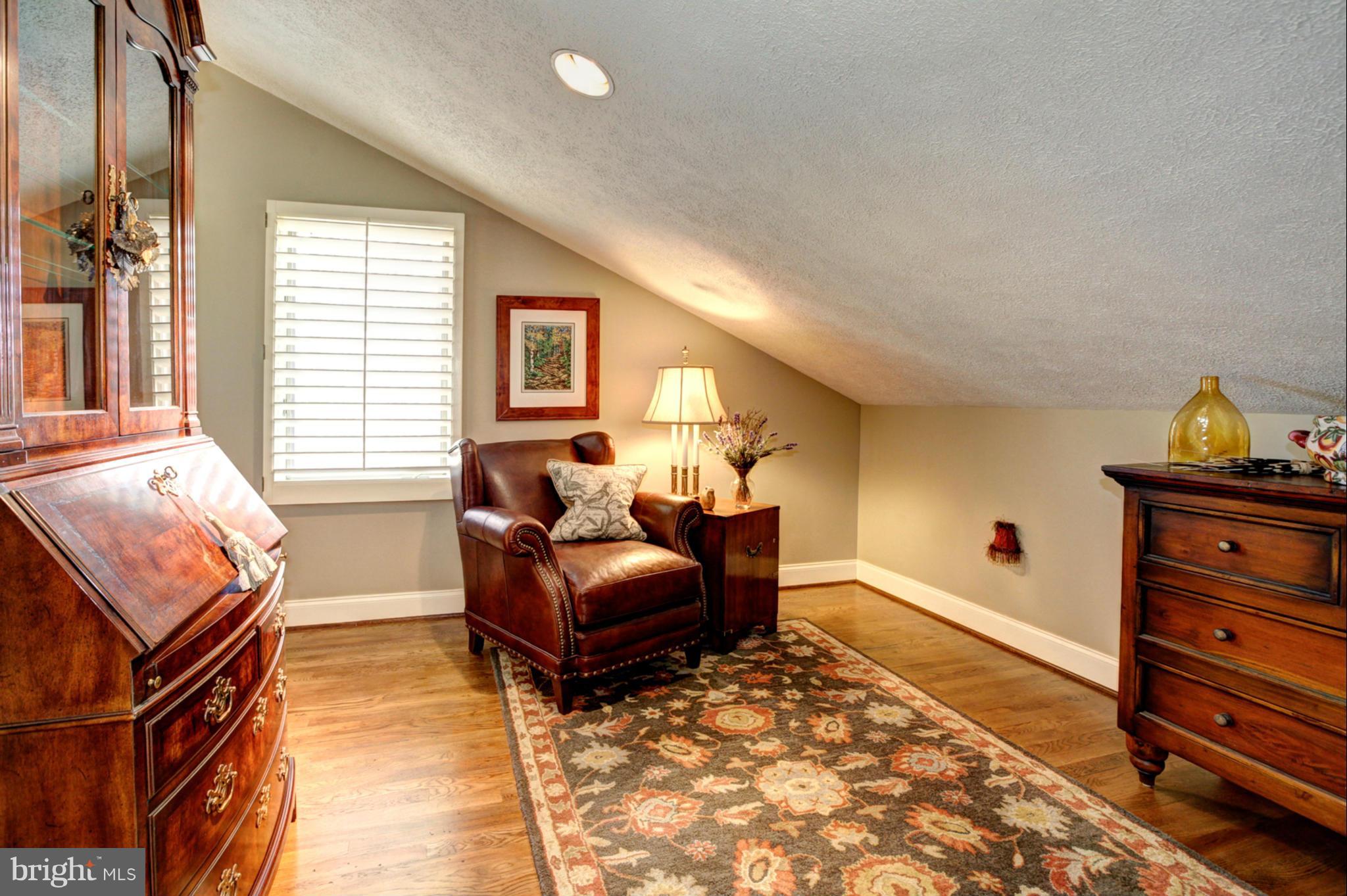 LAKE POTOMAC - Residential