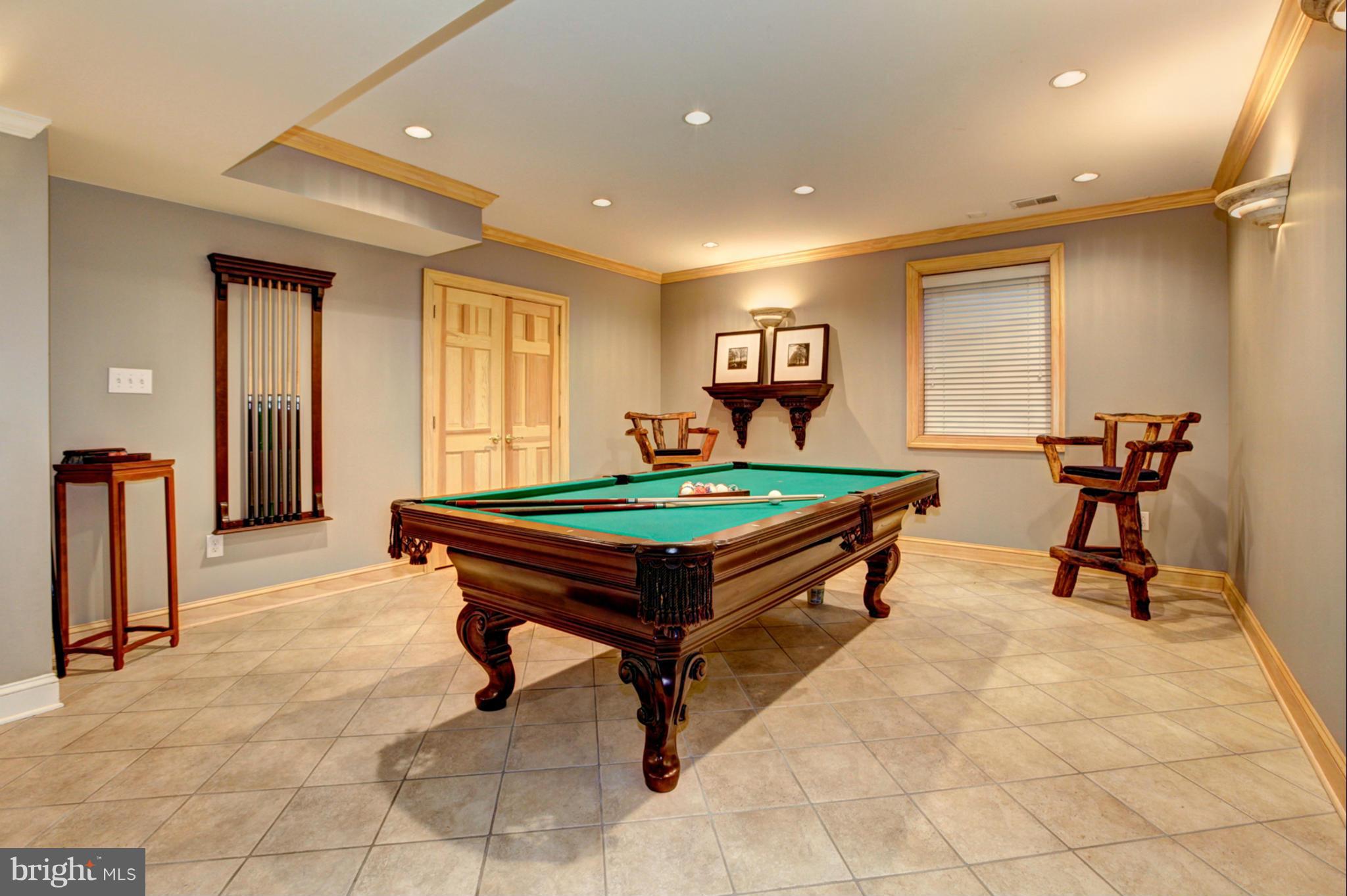 LAKE POTOMAC - Residential