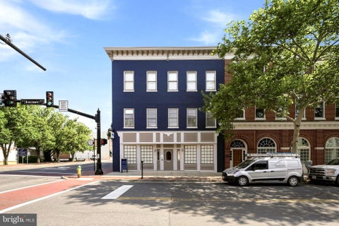 Photo of 48 W Boscawen St, WINCHESTER, VA 22601 (MLS # VAWI2011088)