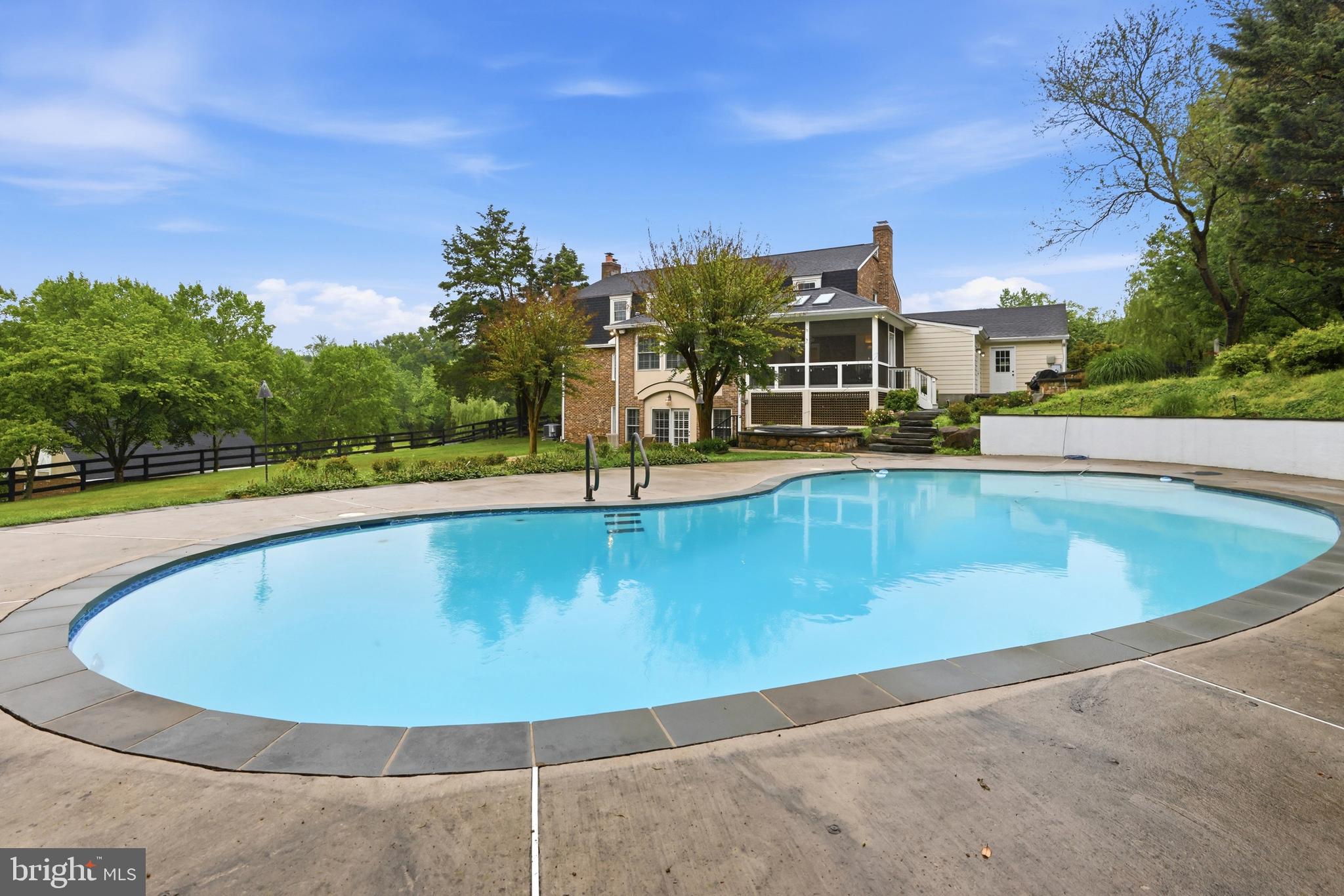 FOX LAKE - Residential