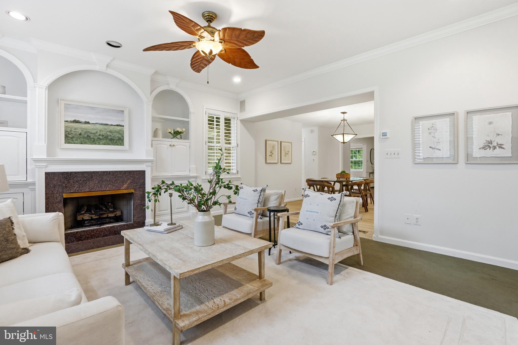 FOX LAKE - Residential