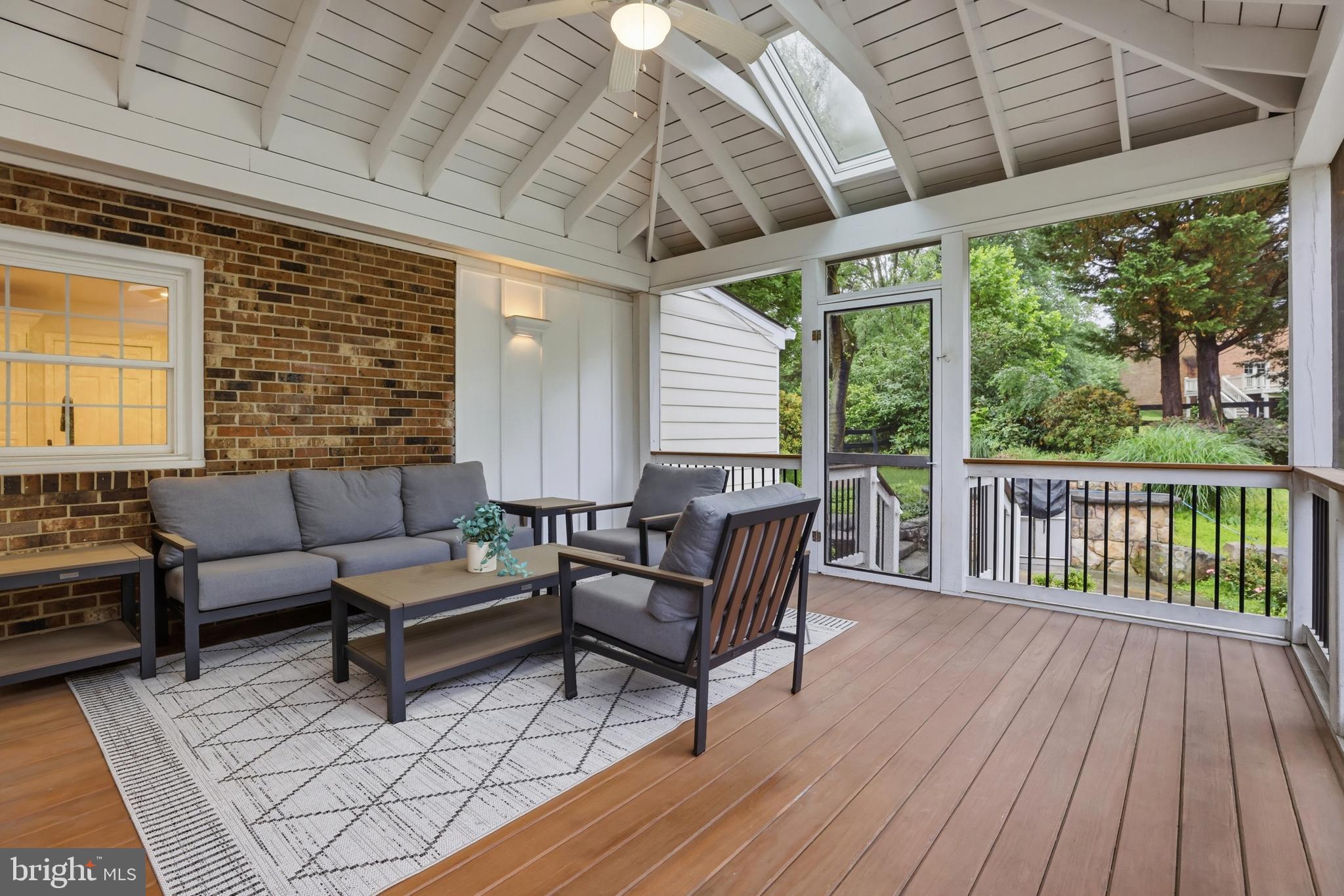 FOX LAKE - Residential
