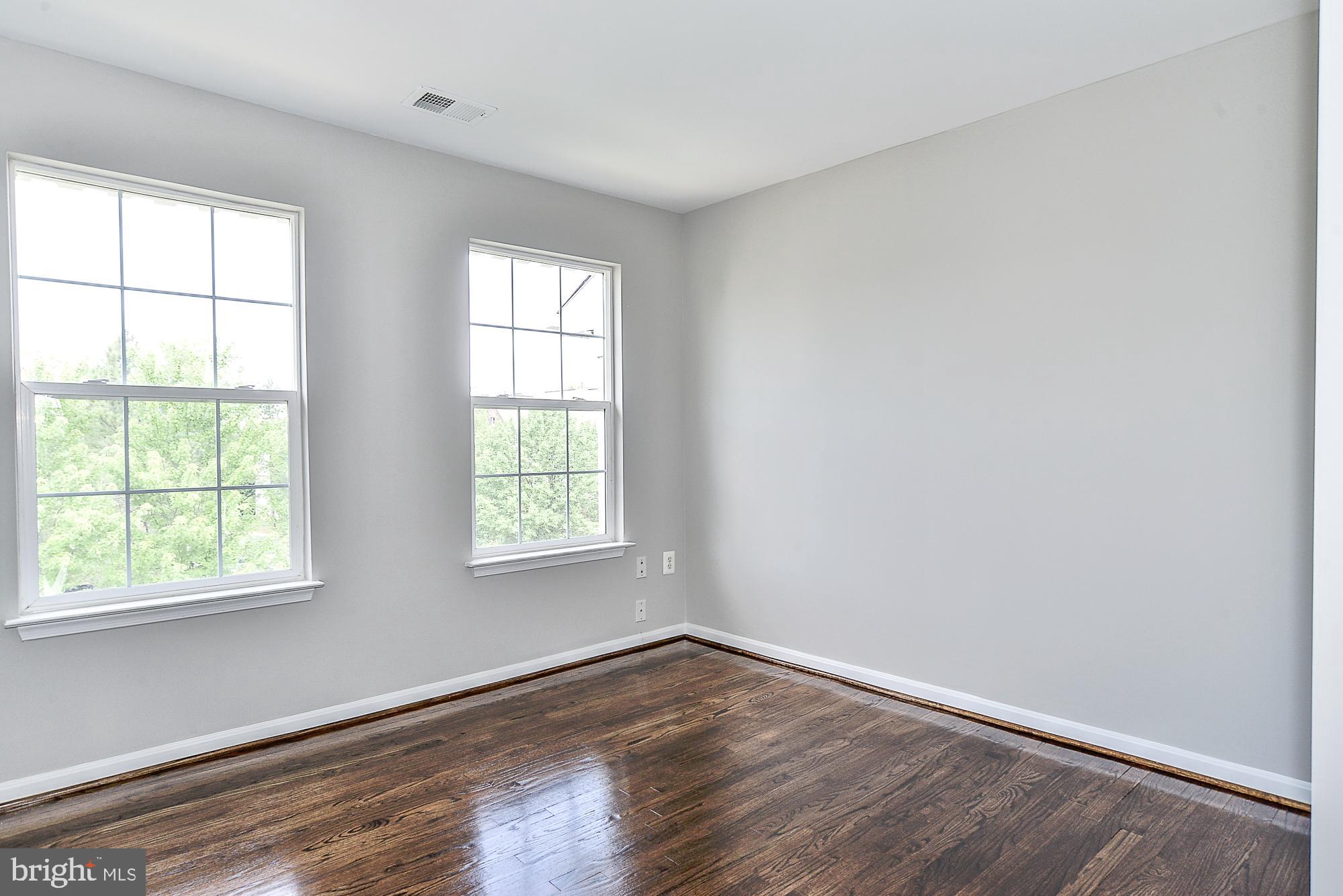 GREAT FALLS CHASE - Residential Lease