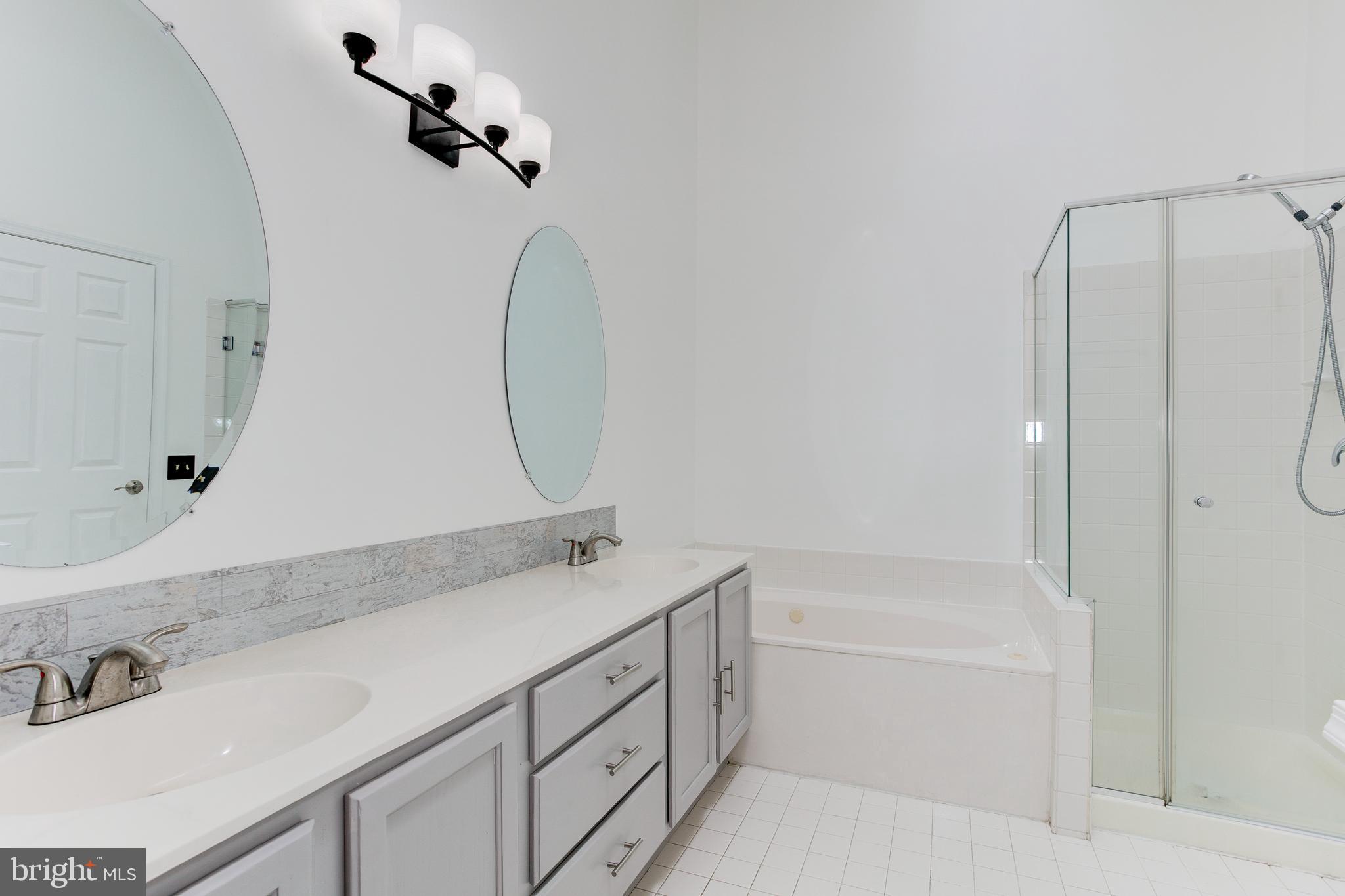 RIVER OAKS - Residential