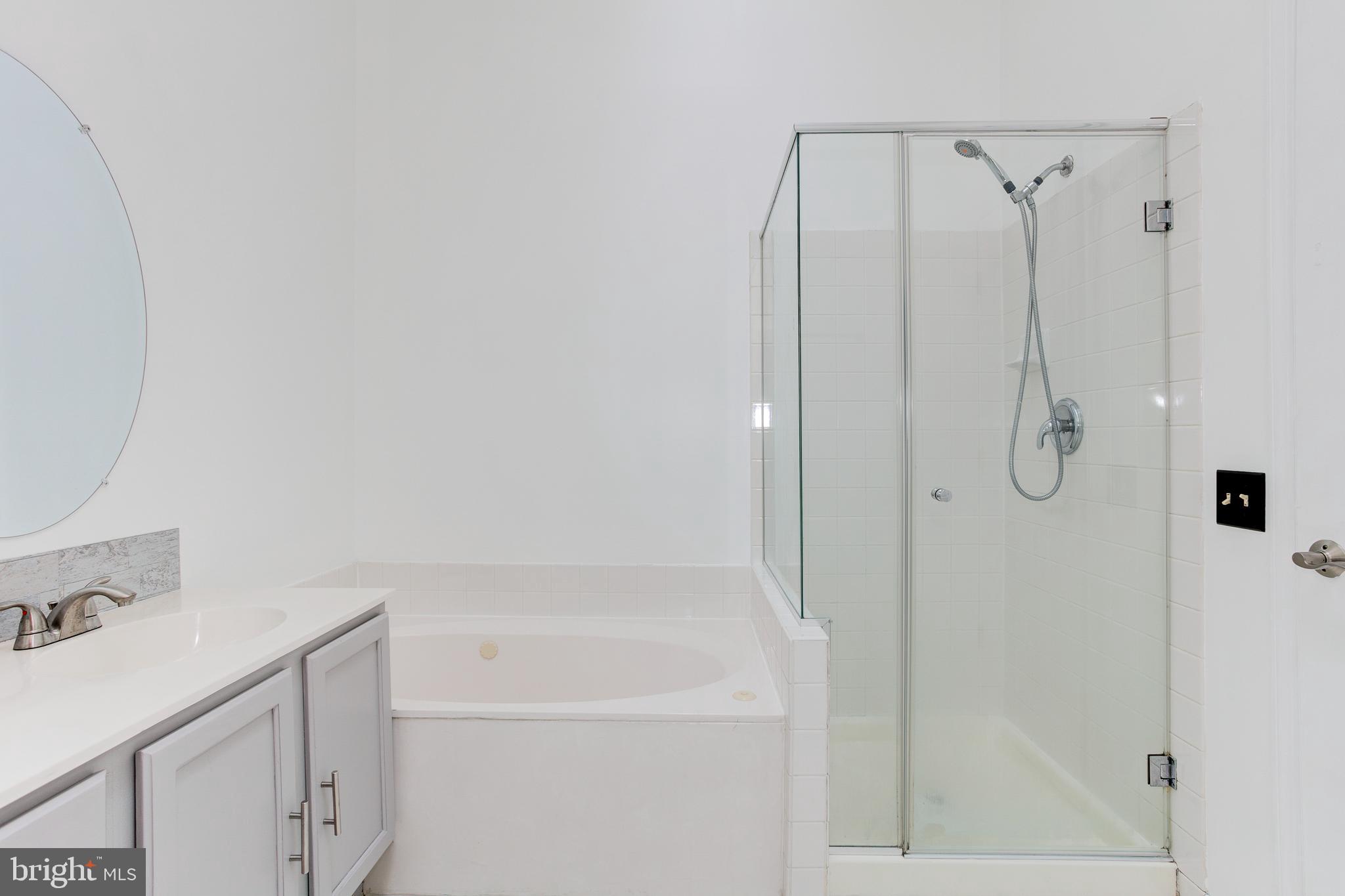 RIVER OAKS - Residential