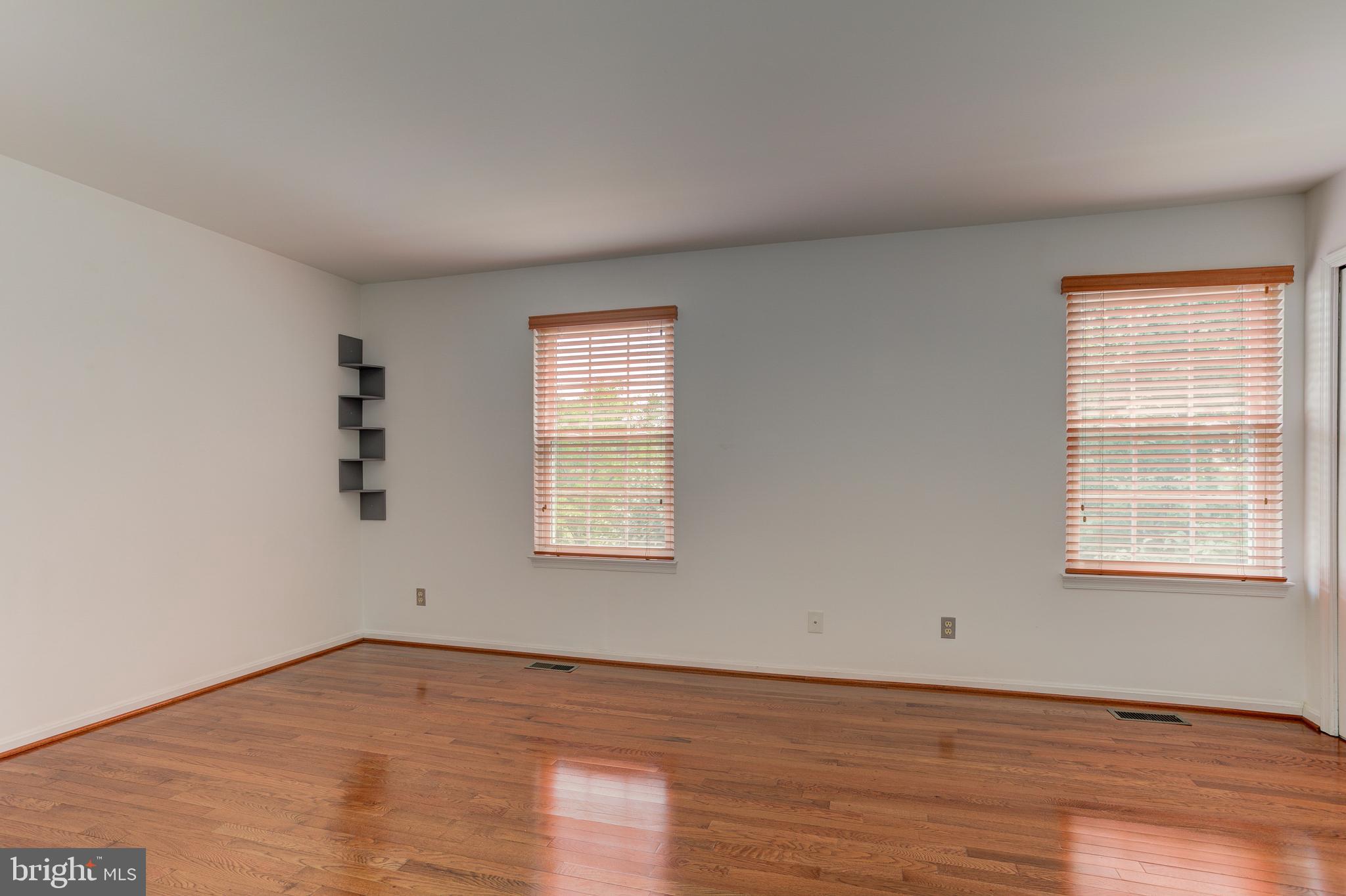 RIVER OAKS - Residential