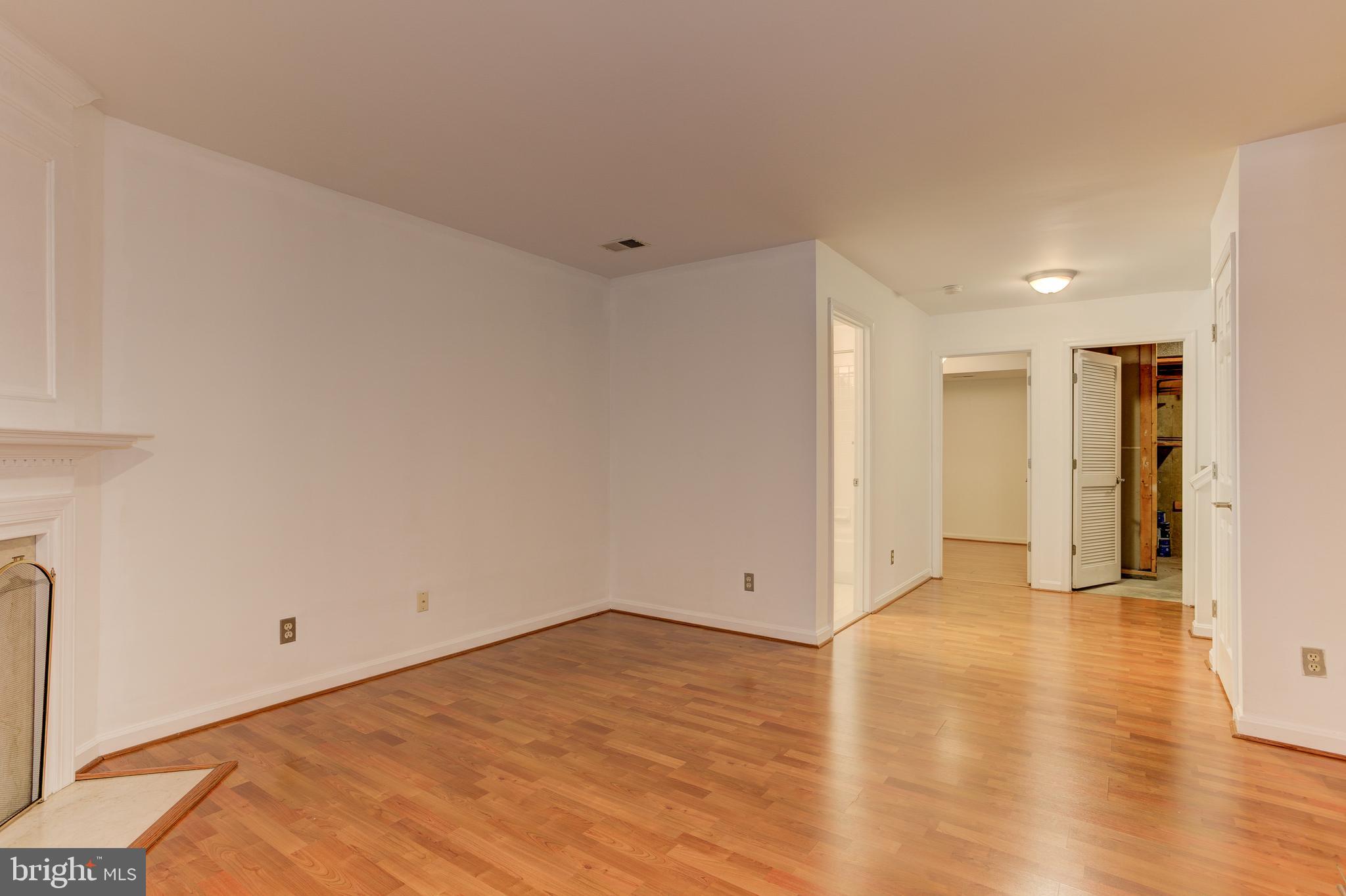 RIVER OAKS - Residential