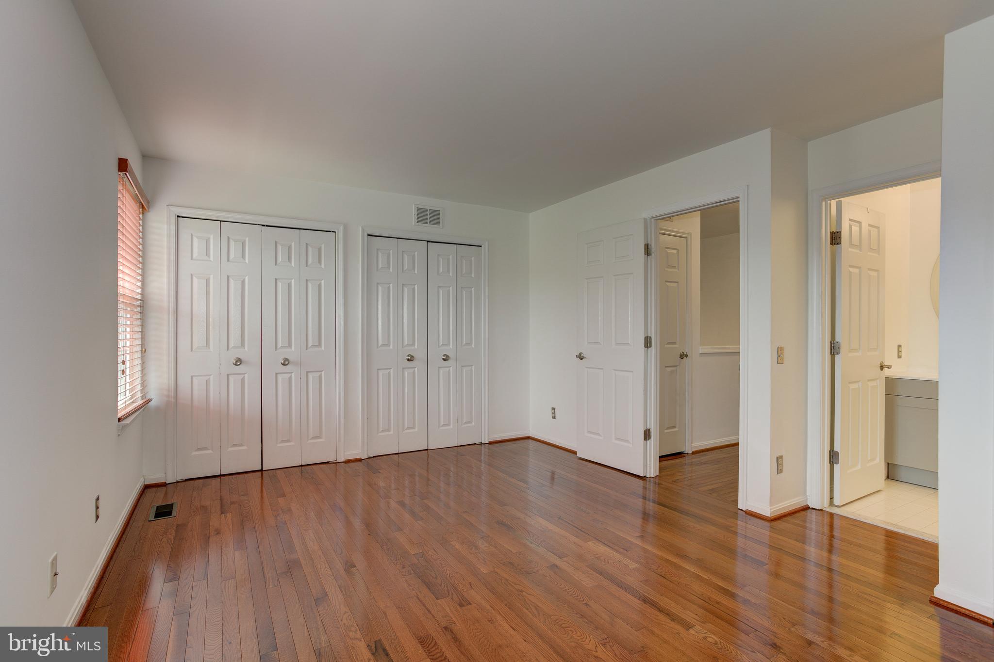 RIVER OAKS - Residential