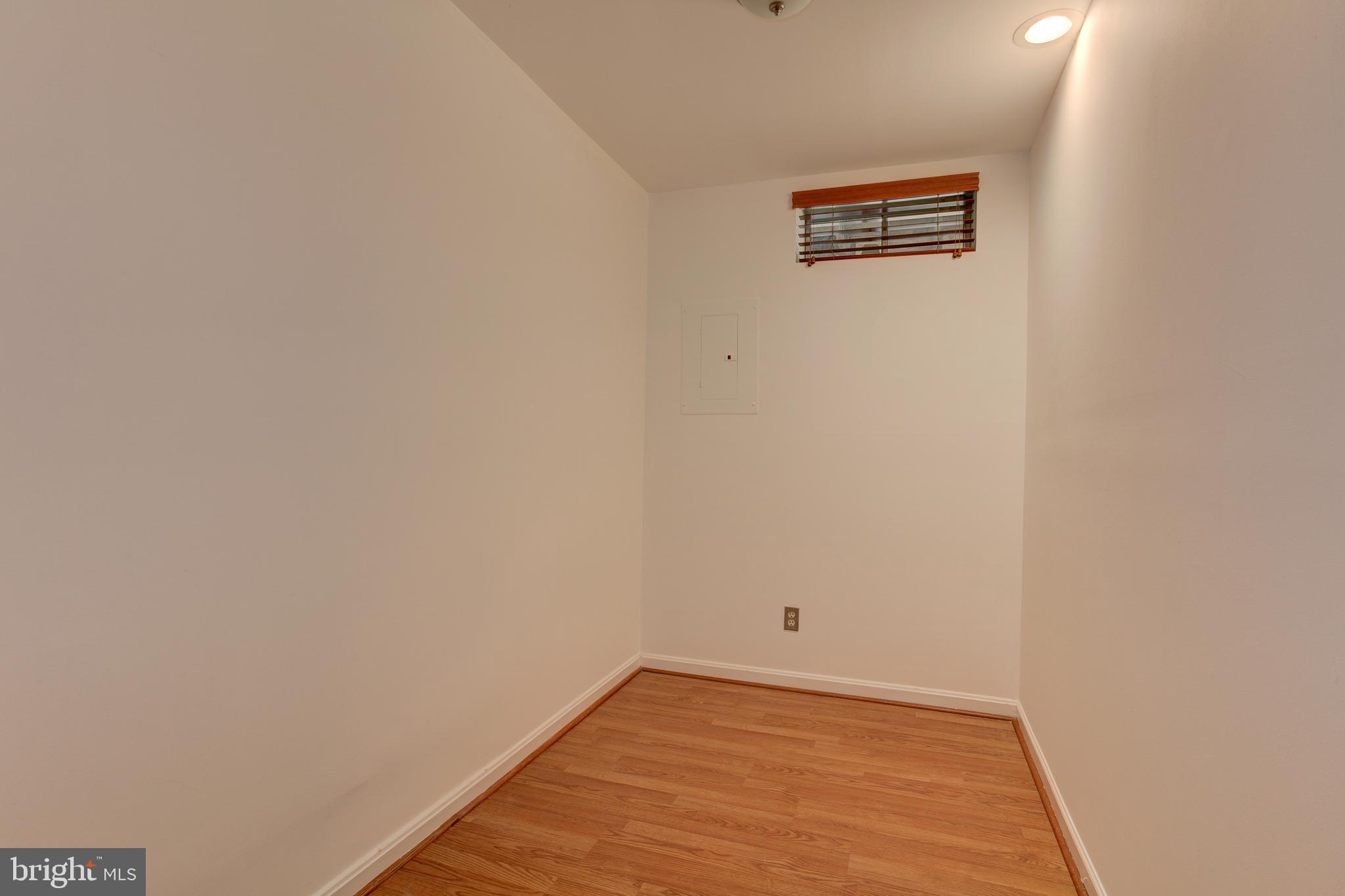 RIVER OAKS - Residential