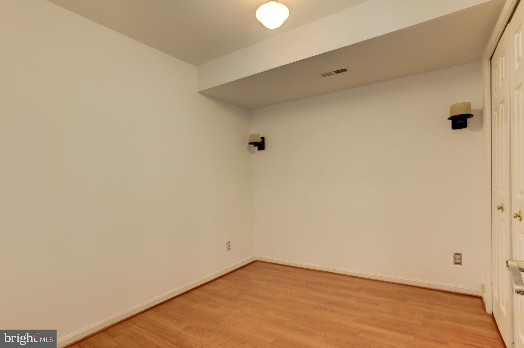 RIVER OAKS - Residential