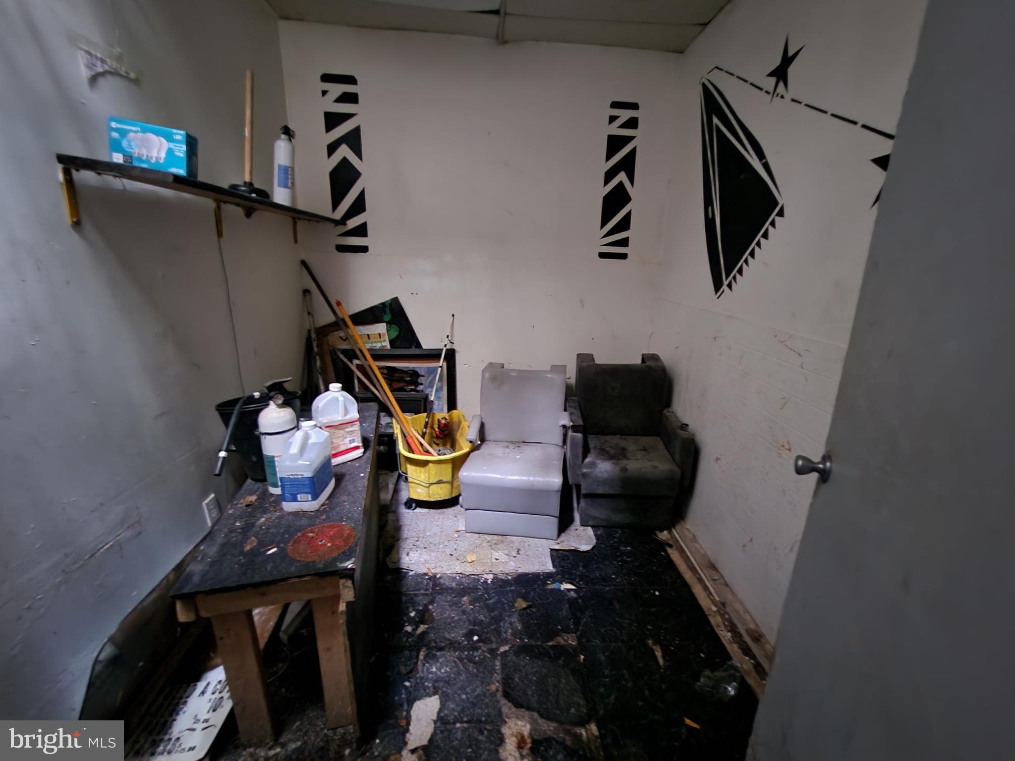 DOWNTOWN - Commercial Sale