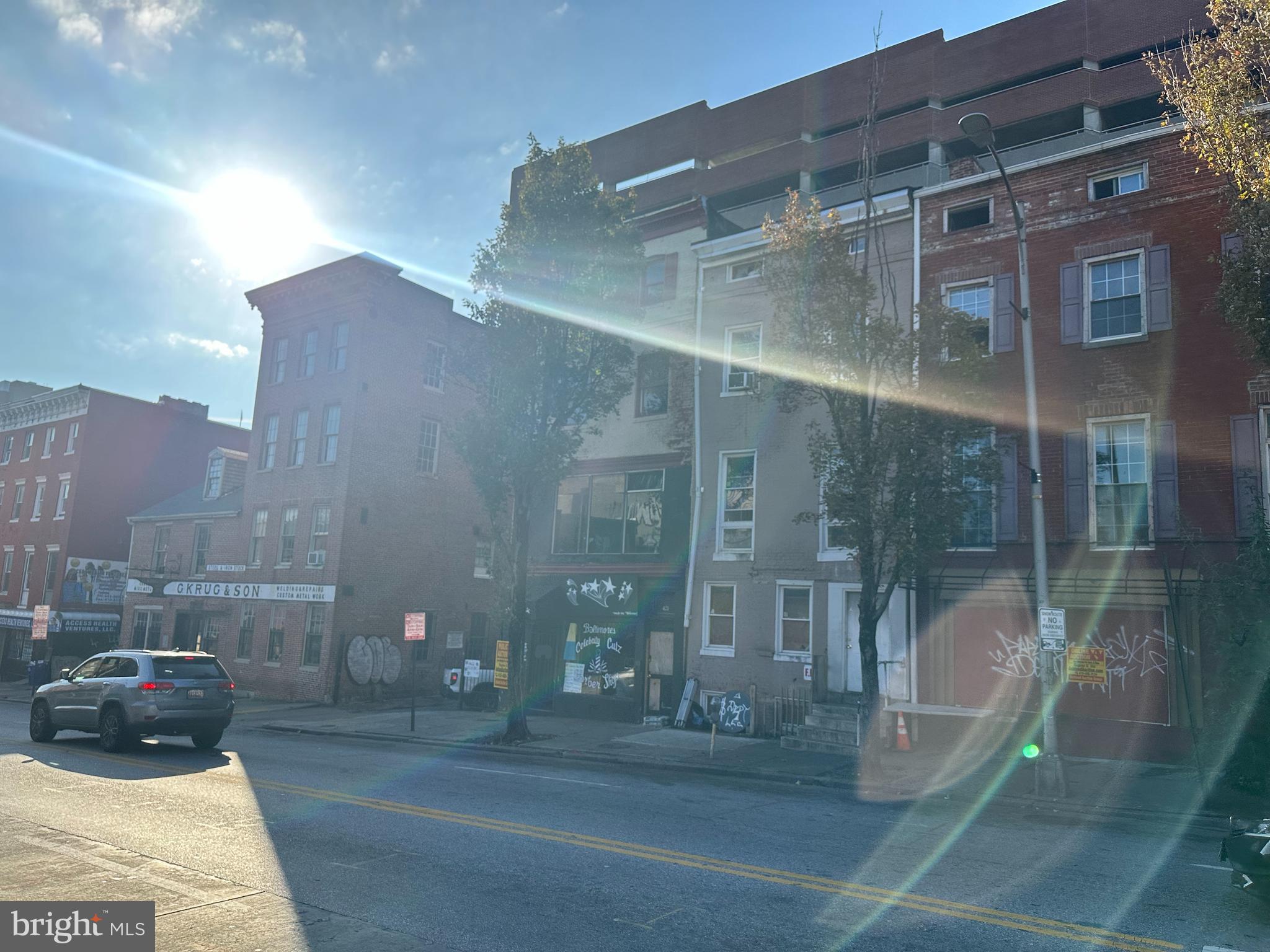 DOWNTOWN - Commercial Sale