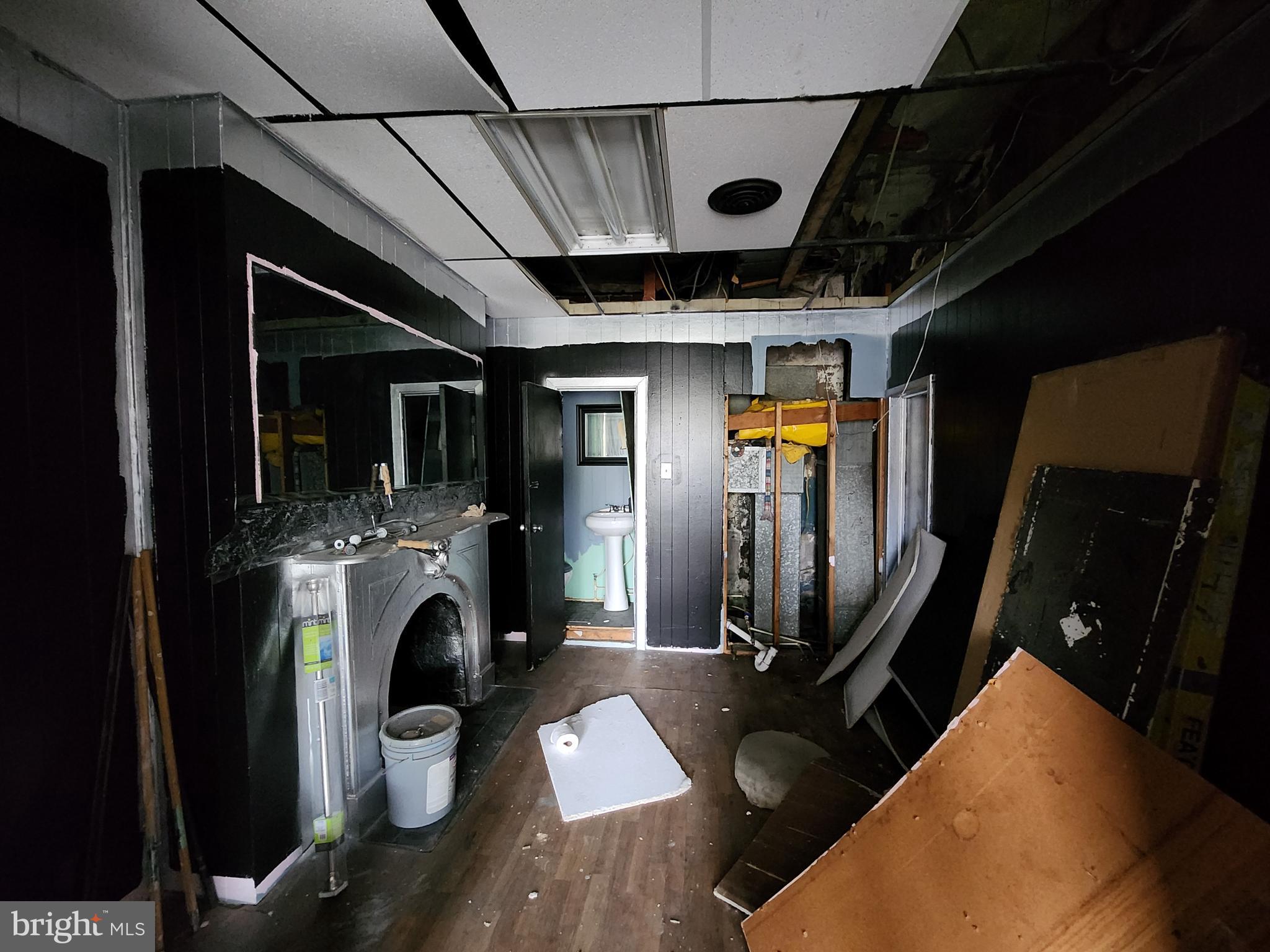 DOWNTOWN - Commercial Sale