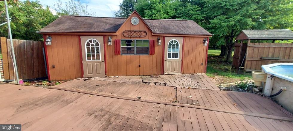 HENLEY HALL - Residential