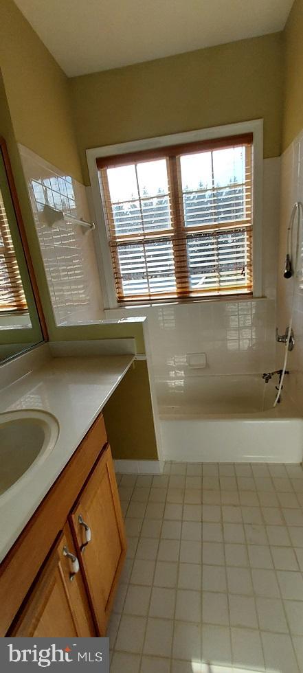 HENLEY HALL - Residential