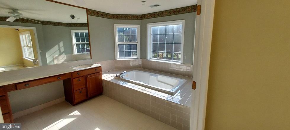 HENLEY HALL - Residential