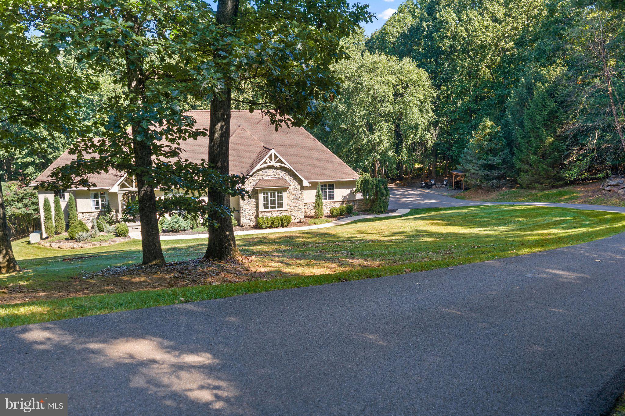 8 BORDEAUX DRIVE