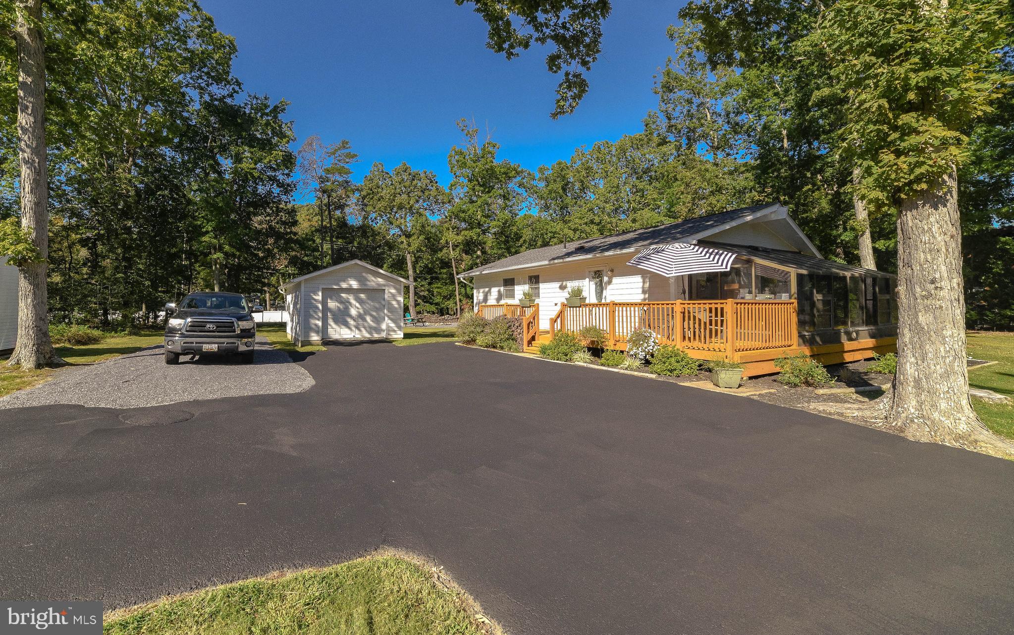 BRETON BAY ESTATES - Residential