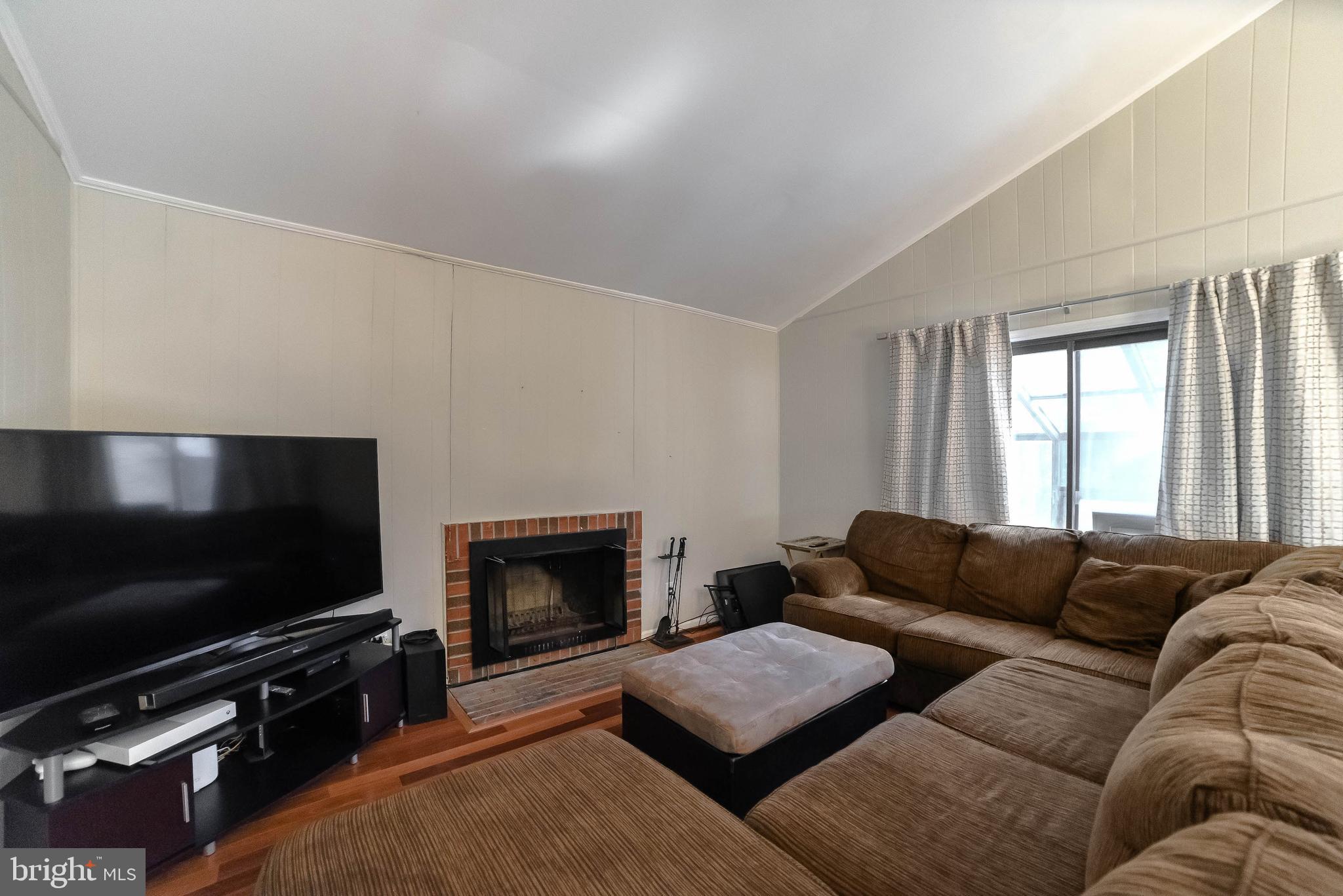 BRETON BAY ESTATES - Residential