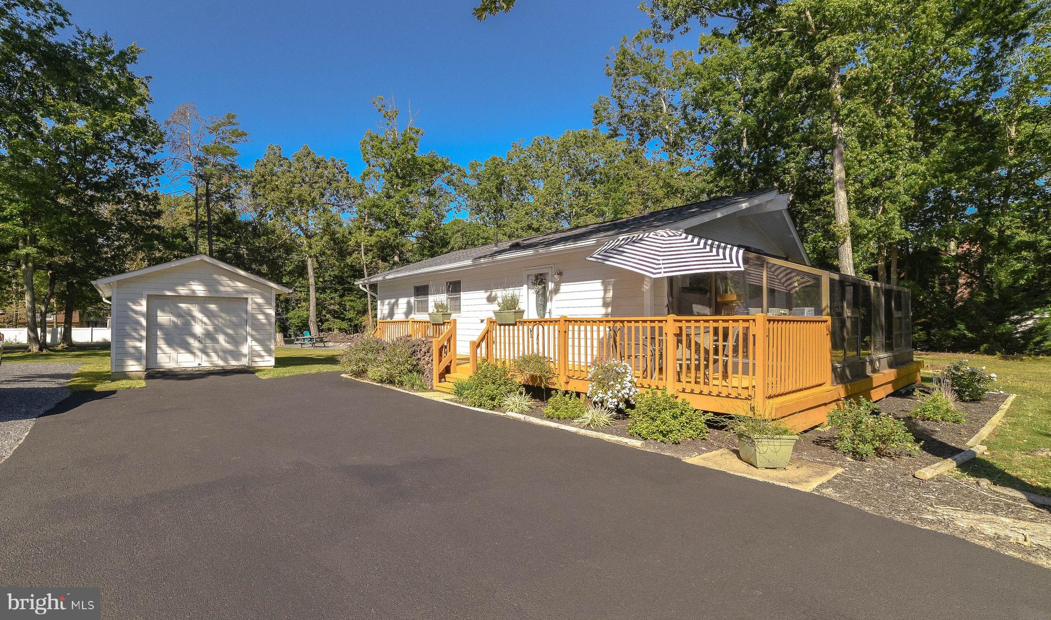 BRETON BAY ESTATES - Residential