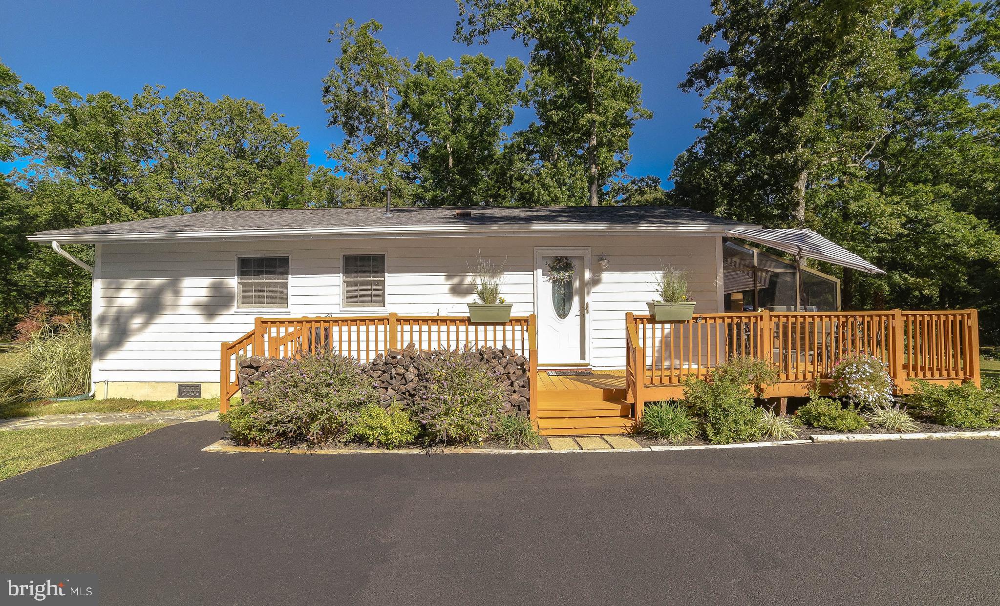 BRETON BAY ESTATES - Residential