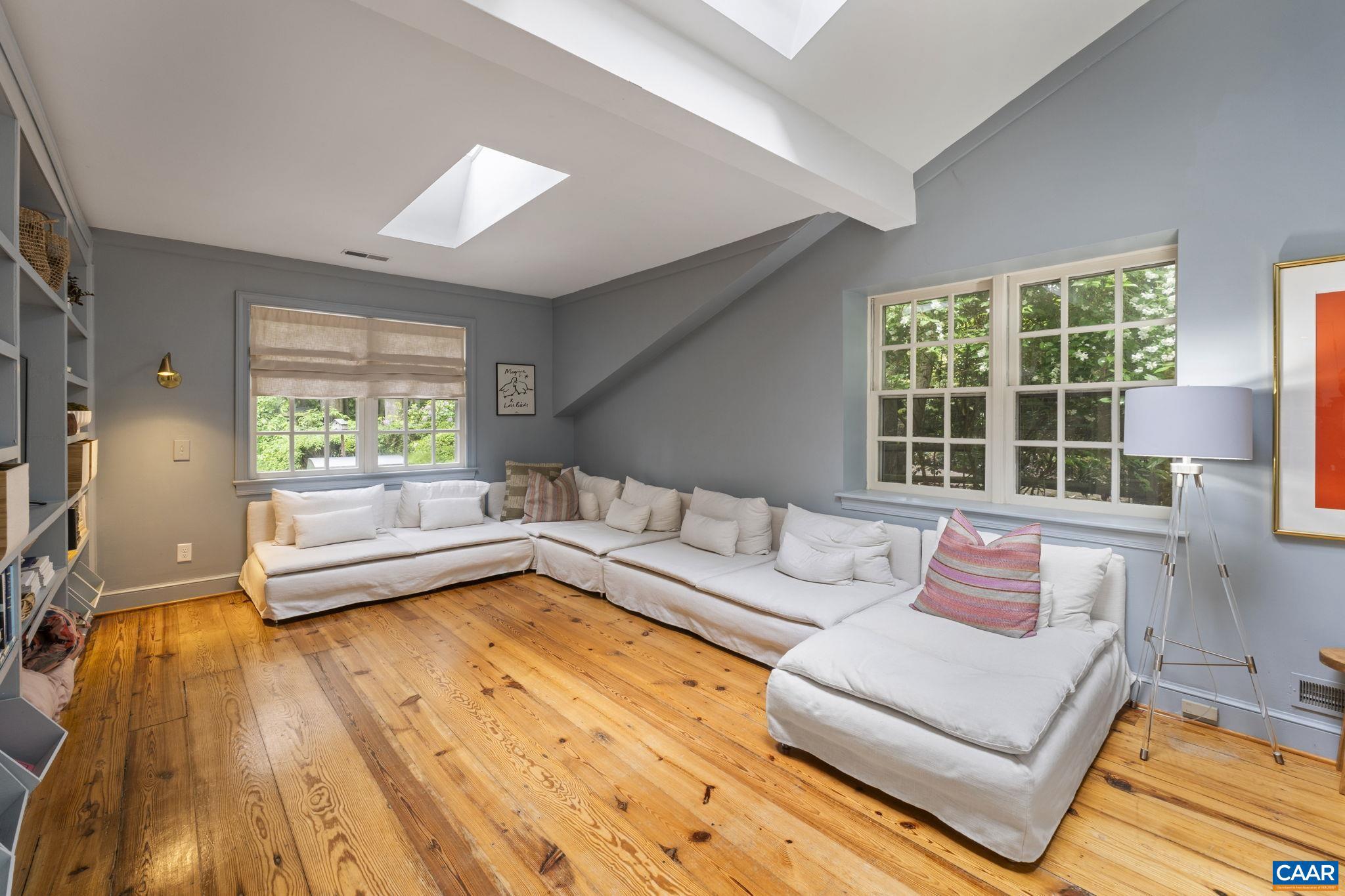 HESSIAN HILLS - Residential