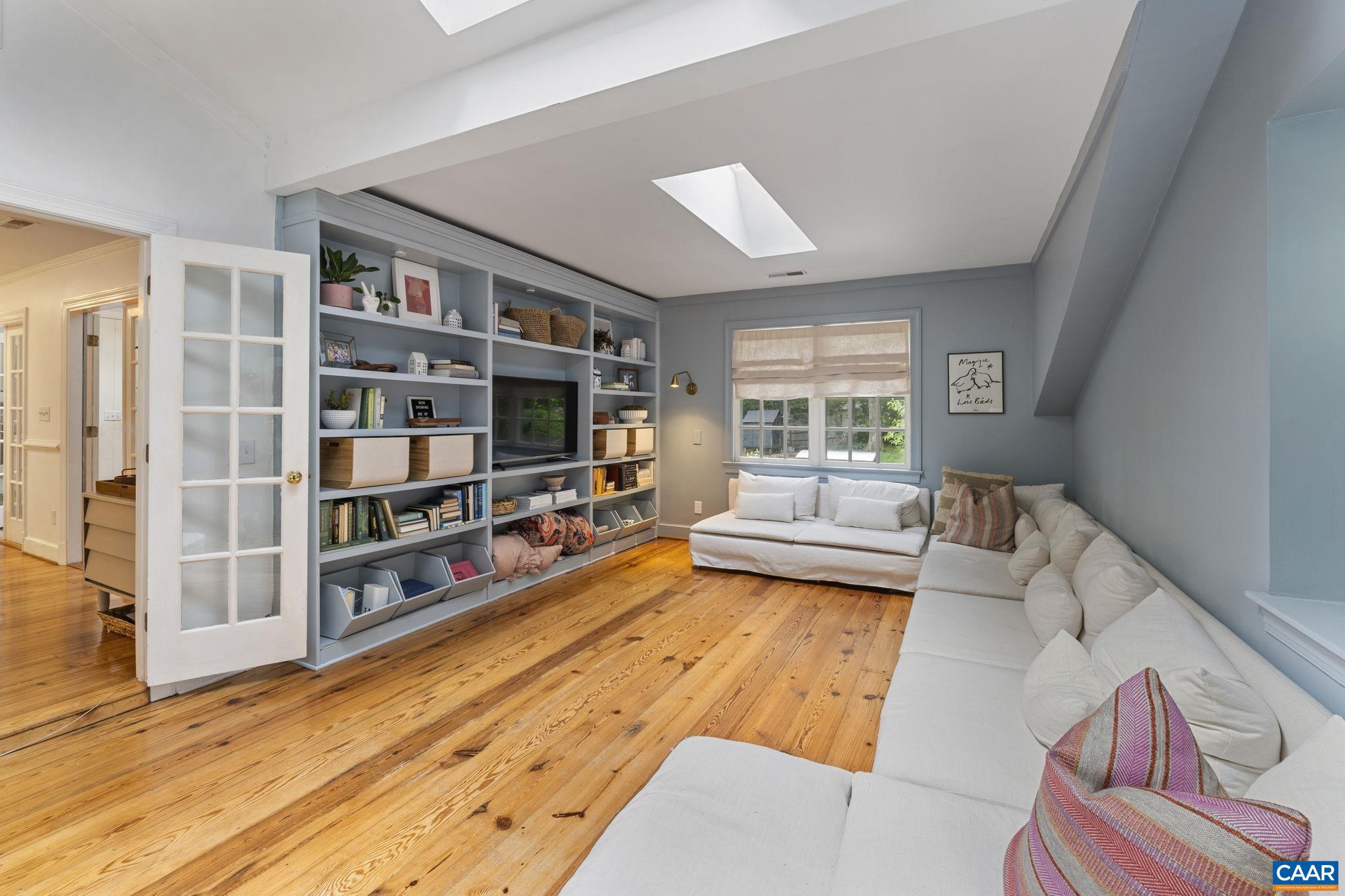 HESSIAN HILLS - Residential